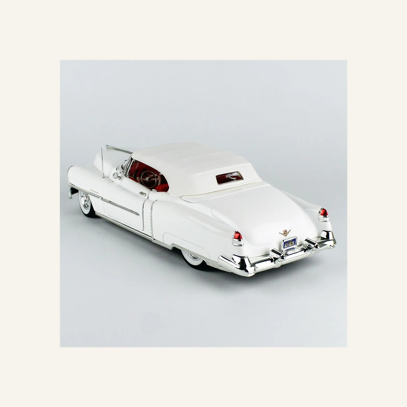 AutoWorld AW316 1/18 Ölçek, 1953 Cadillac Eldorado Convertible, Alpine White