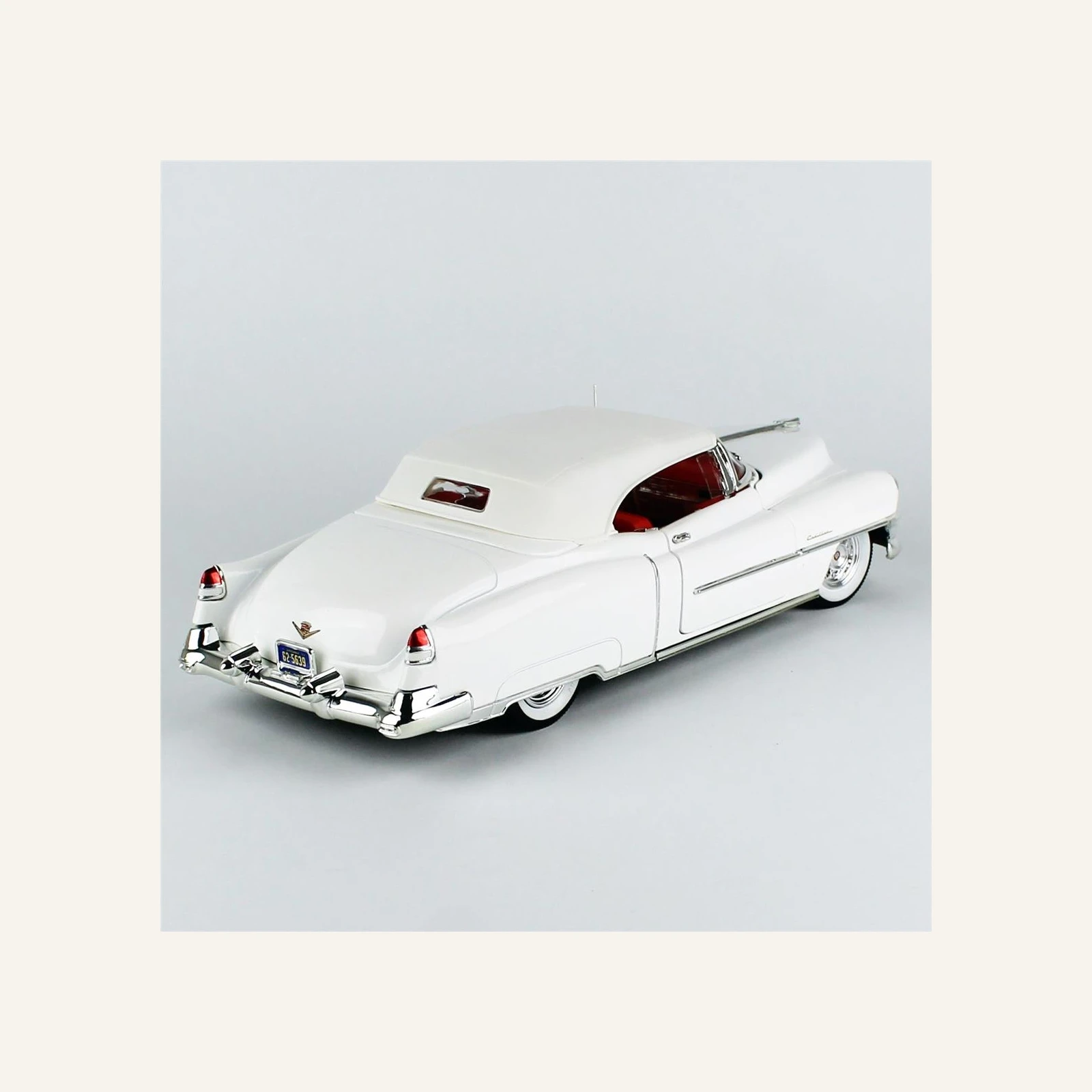 AutoWorld AW316 1/18 Ölçek, 1953 Cadillac Eldorado Convertible, Alpine White