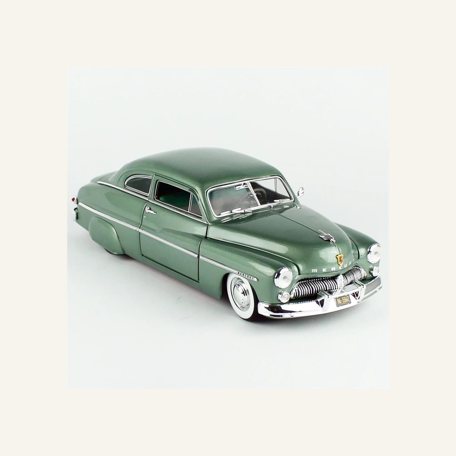 AutoWorld AW318 1/18 Ölçek, 1949 Mercury Eight Coupe, Berwick Green