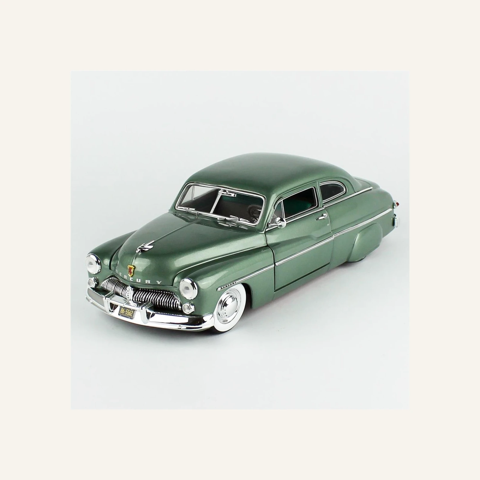 AutoWorld AW318 1/18 Ölçek, 1949 Mercury Eight Coupe, Berwick Green