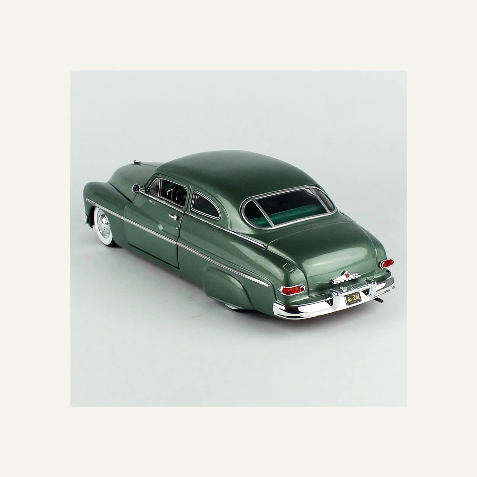 AutoWorld AW318 1/18 Ölçek, 1949 Mercury Eight Coupe, Berwick Green