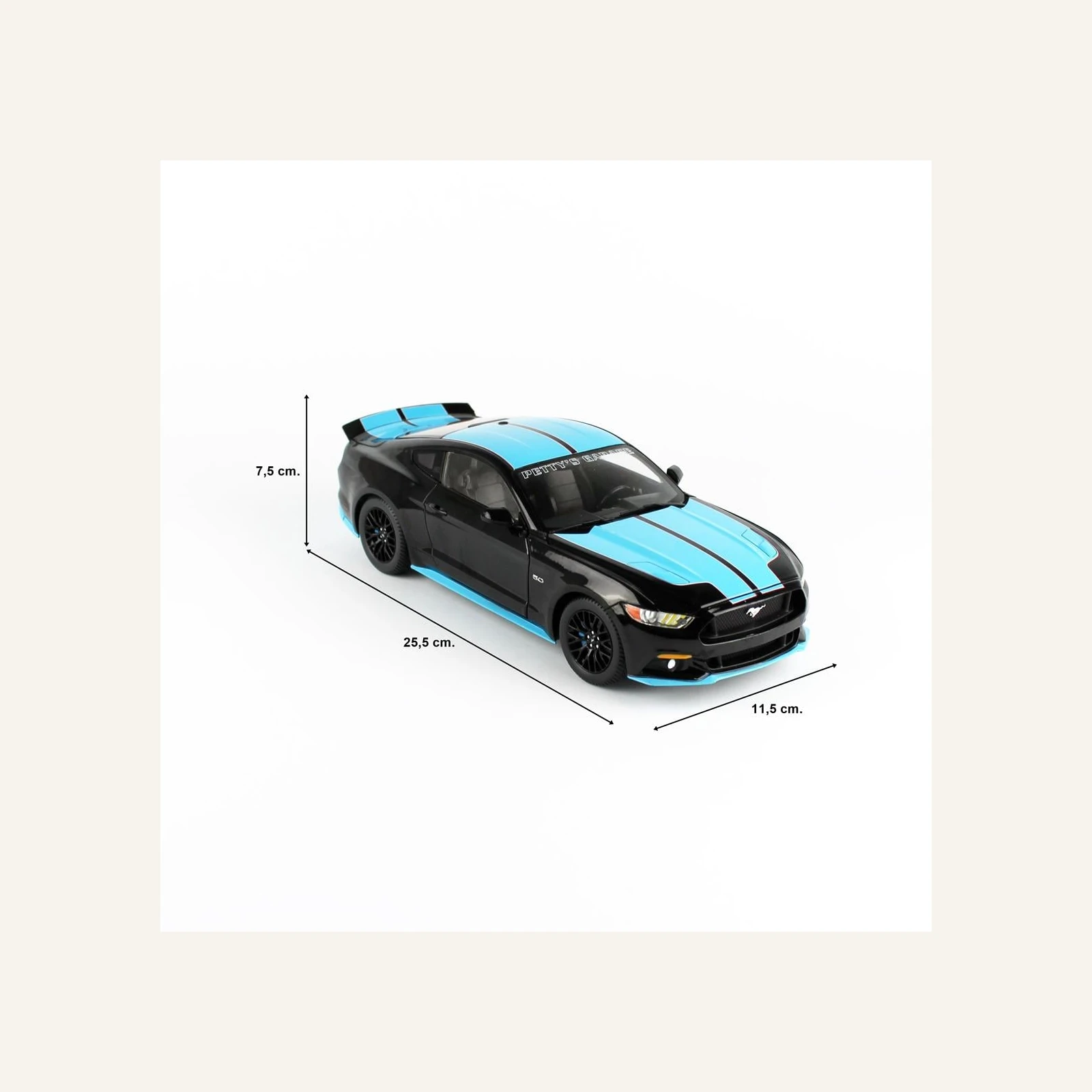 AutoWorld AW321 1/18 Ölçek, 2015 Ford Mustang Petty's Garage