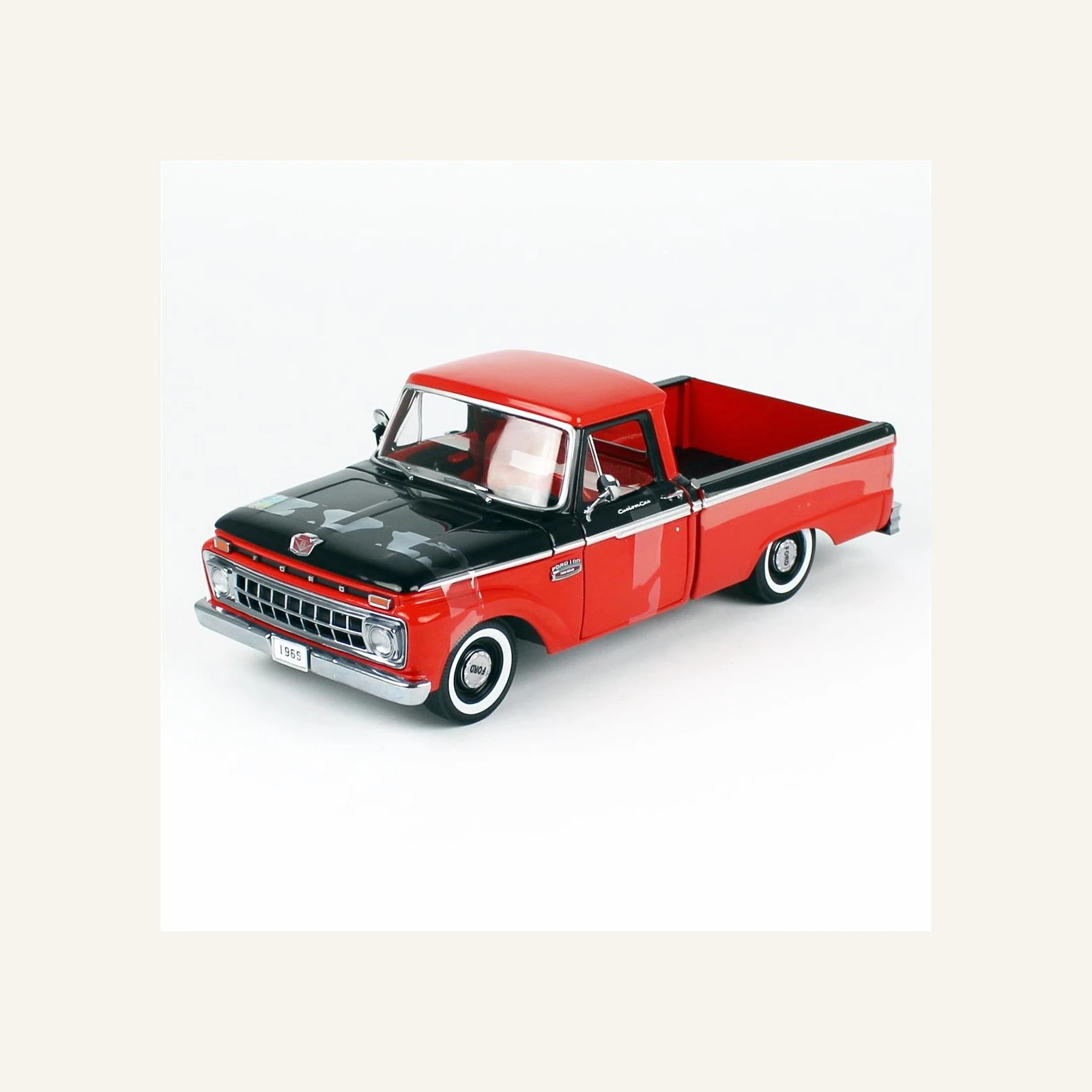 Sunstar 1304 1/18 Ölçek, 1965 Ford F-100 Kamyonet, Kırmızı-Siyah