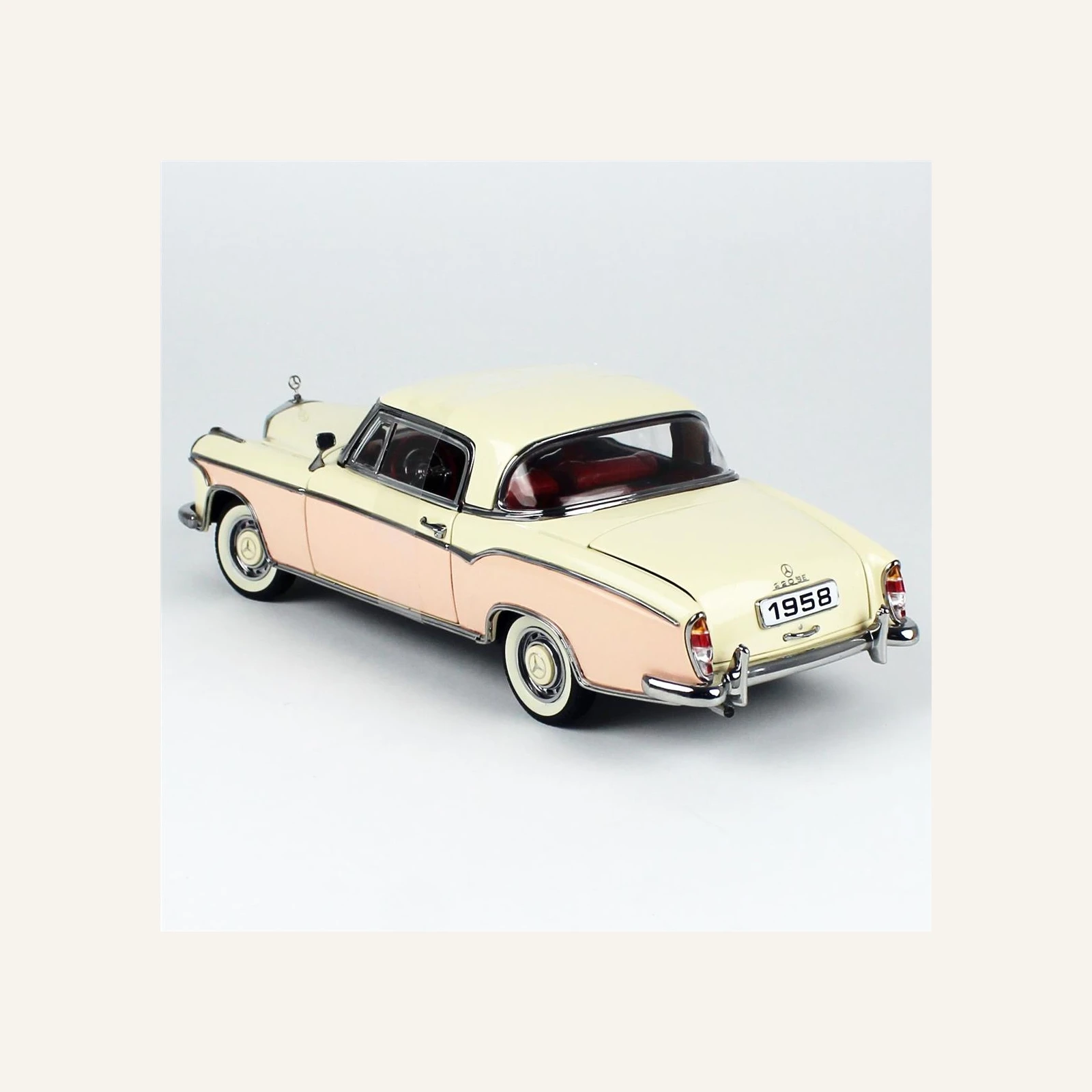 Sunstar 3591 1/18 Ölçek, 1958 Mercedes Benz  220SE Coupe, Bej-Pembe