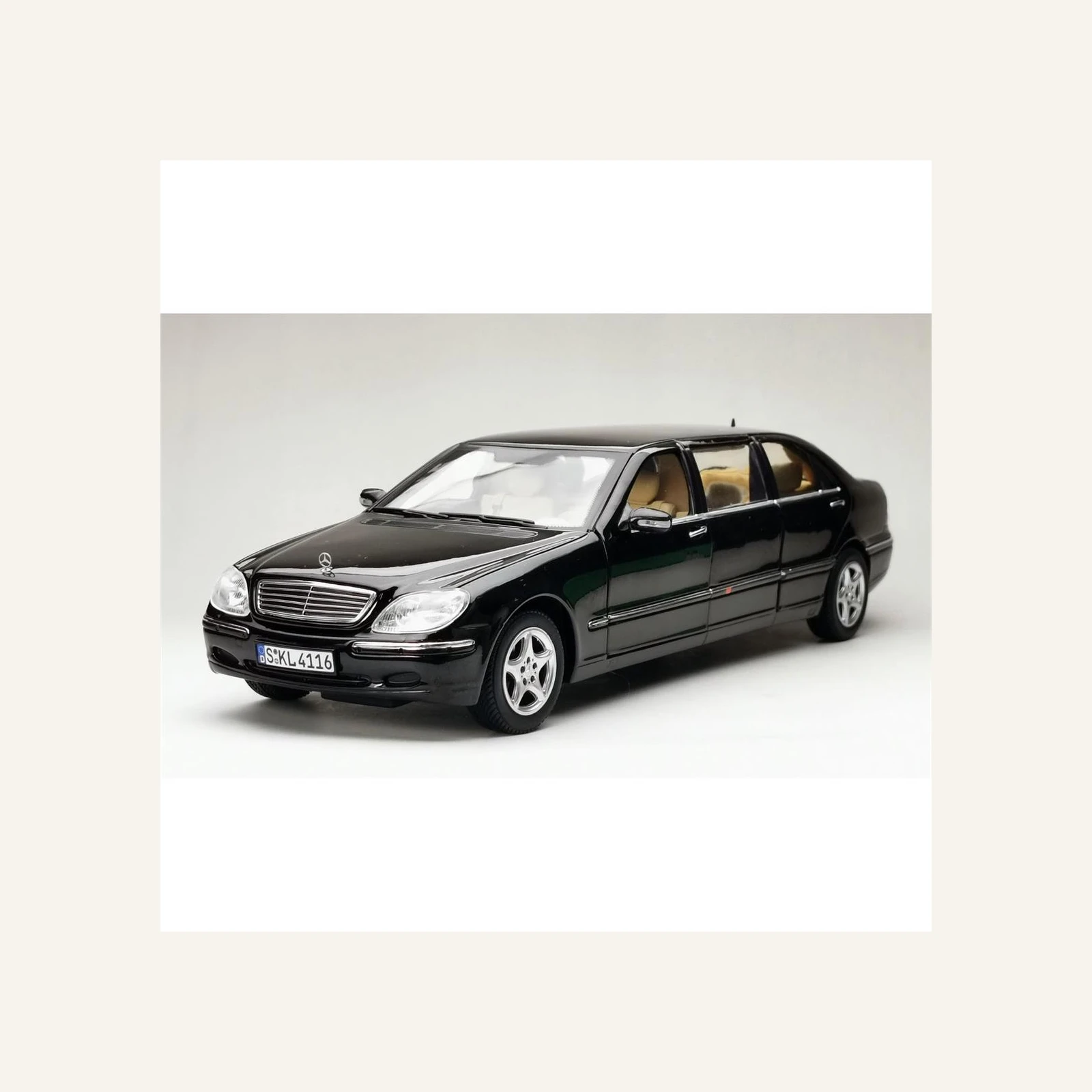 Sunstar 4116 1/18 Ölçek, Mercedes-Benz S-Class Pullman, Siyah