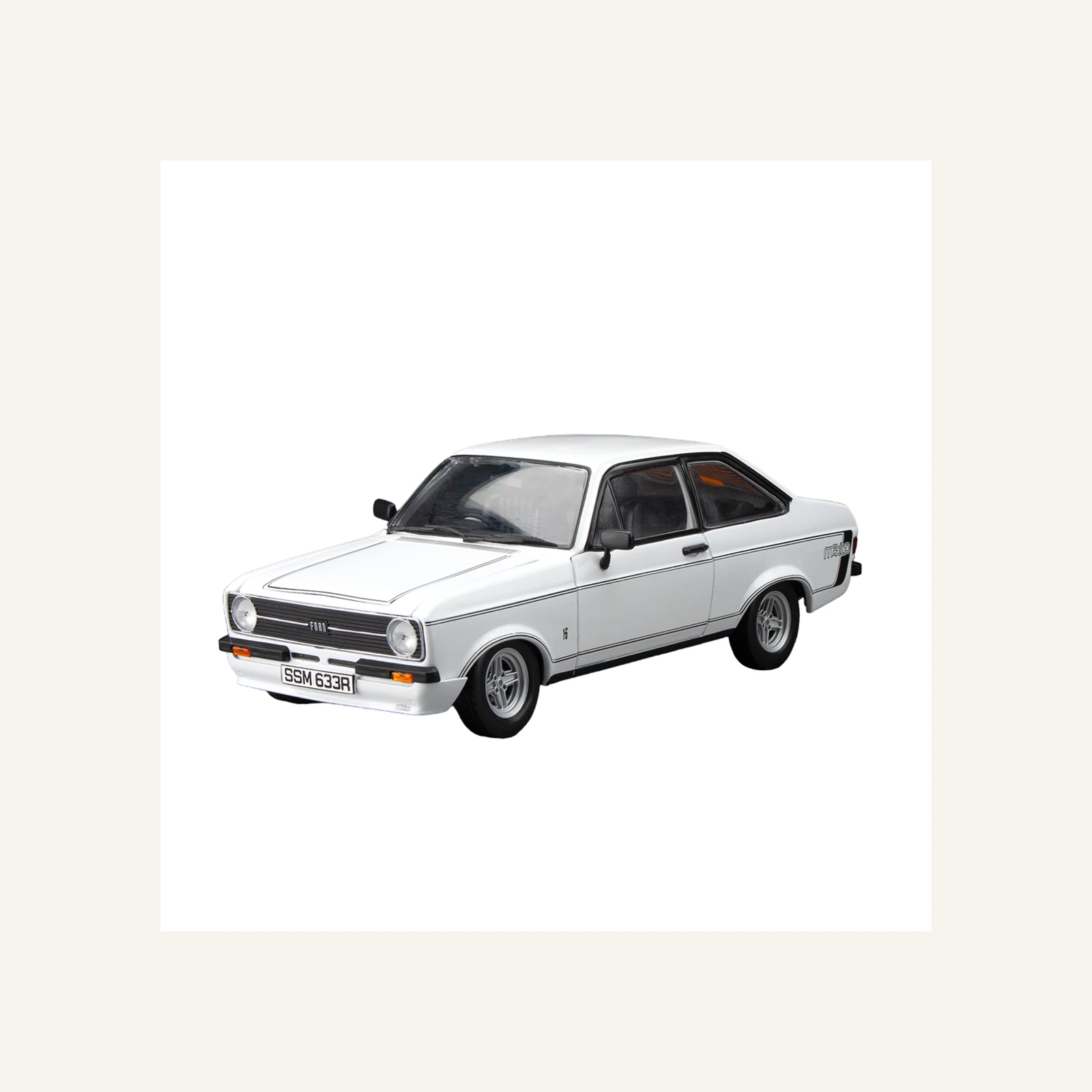 Sunstar 4633R 1/18 Ölçek, 1976 Ford Escort MKII RS Mexico, Beyaz