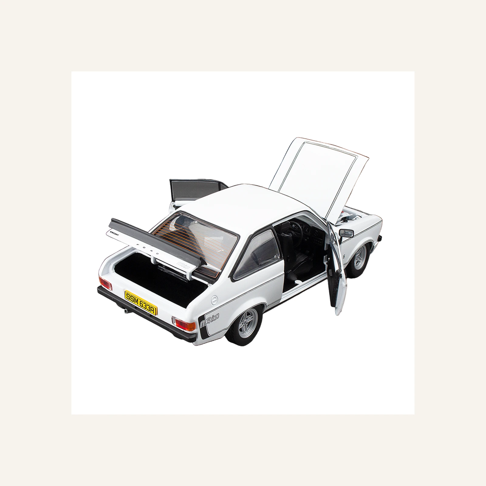 Sunstar 4633R 1/18 Ölçek, 1976 Ford Escort MKII RS Mexico, Beyaz