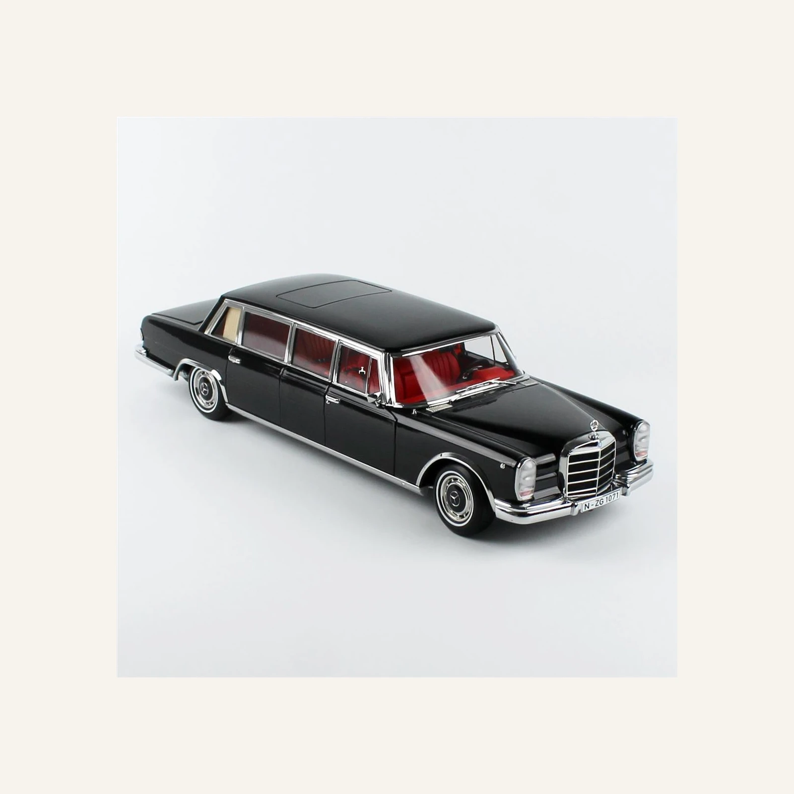 NZG 1071/50 1/18 Ölçek, Mercedes-Benz 600 Pullman Limuzin, Siyah