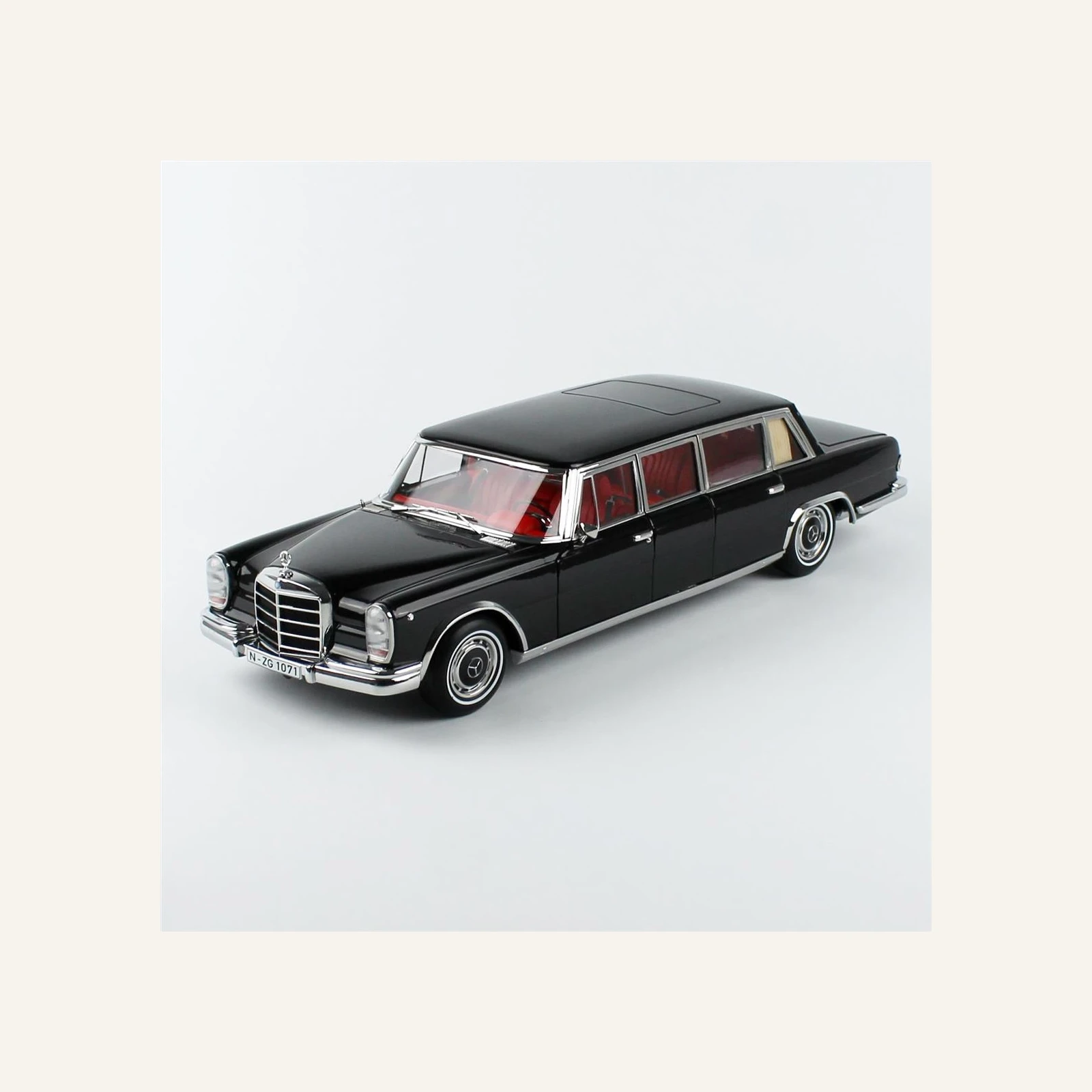 NZG 1071/50 1/18 Ölçek, Mercedes-Benz 600 Pullman Limuzin, Siyah