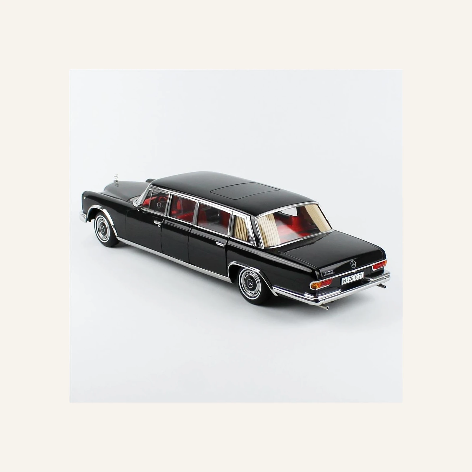 NZG 1071/50 1/18 Ölçek, Mercedes-Benz 600 Pullman Limuzin, Siyah