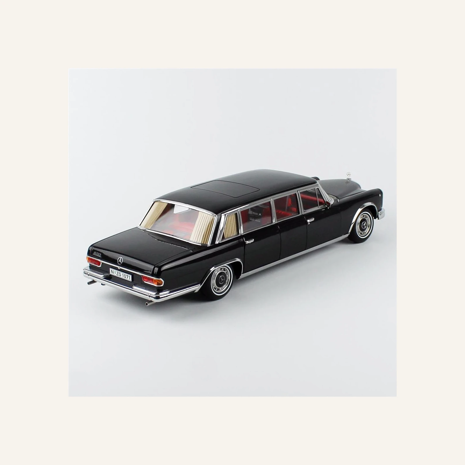 NZG 1071/50 1/18 Ölçek, Mercedes-Benz 600 Pullman Limuzin, Siyah