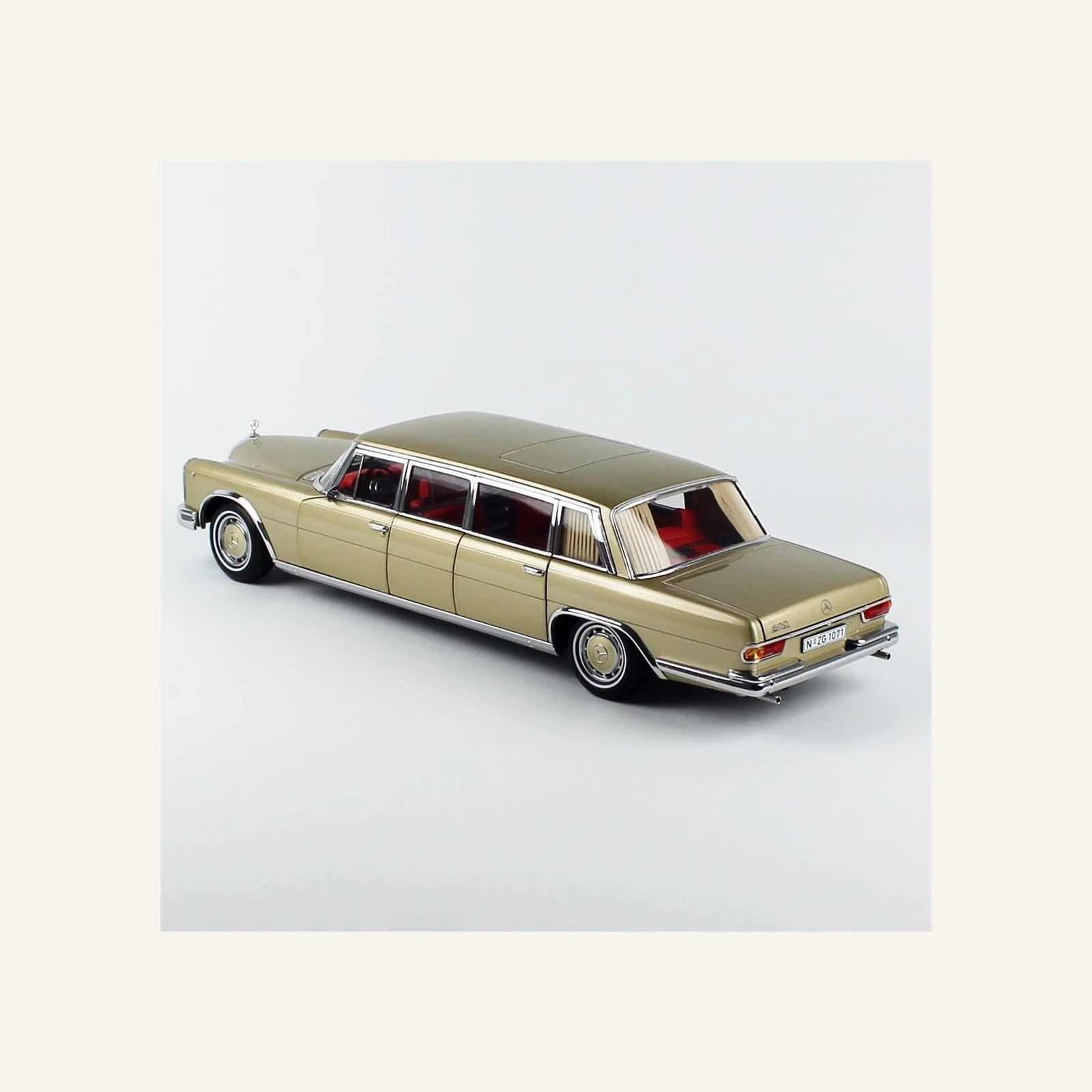 NZG 1071/66 1/18 Ölçek, Mercedes-Benz 600 Pullman Limuzin, Bej