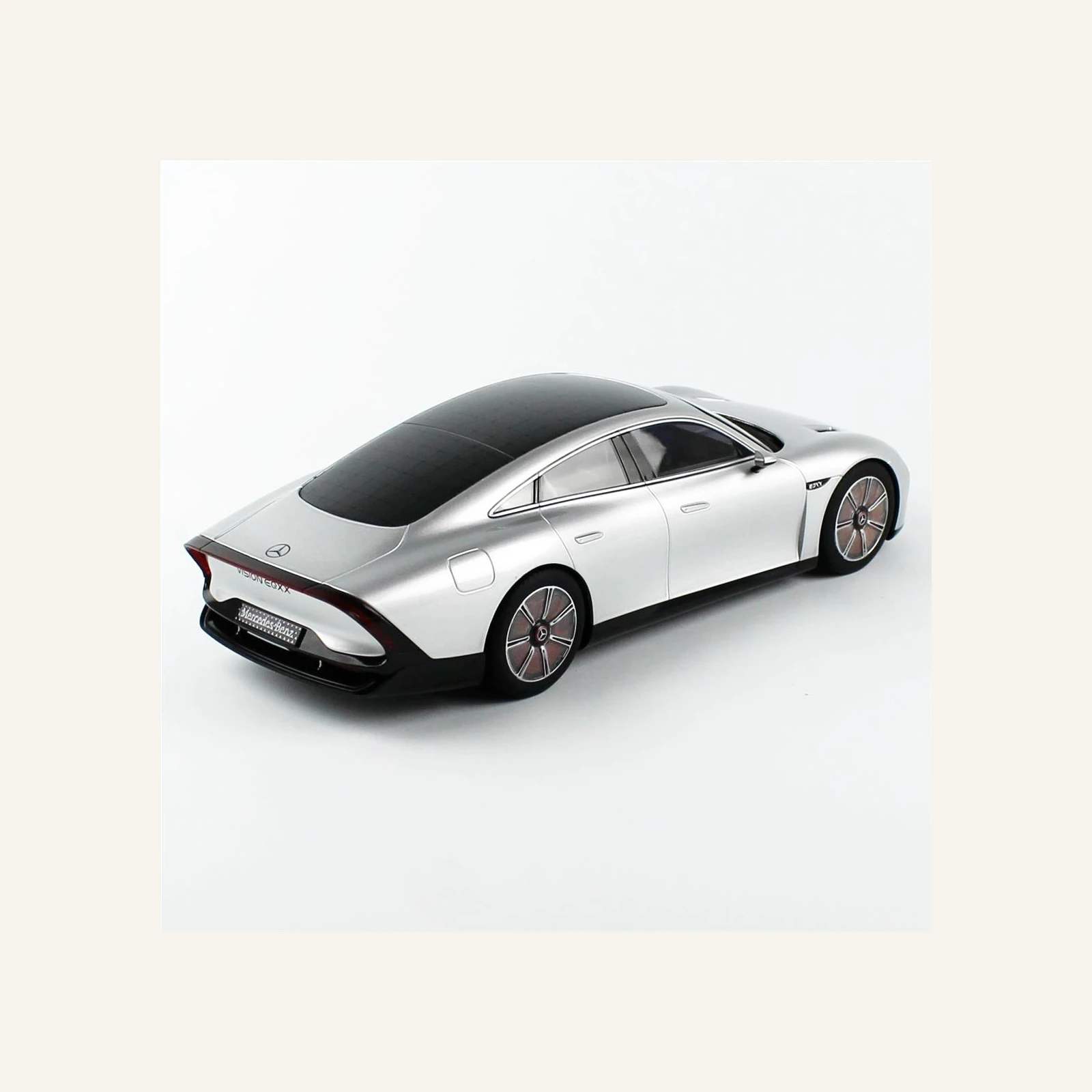 NZG 1073/55 1/18 Ölçek, Mercedes-Benz Vision EQXX Araba, Alüminyum Gümüş