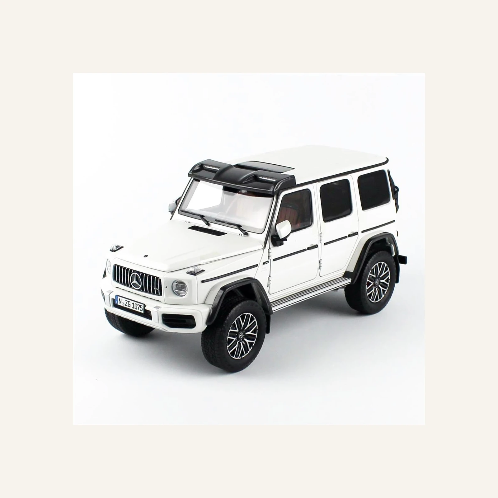 NZG 1075/40 1/18 Ölçek, Mercedes-AMG G 63, Arazi Aracı, Opak Beyaz