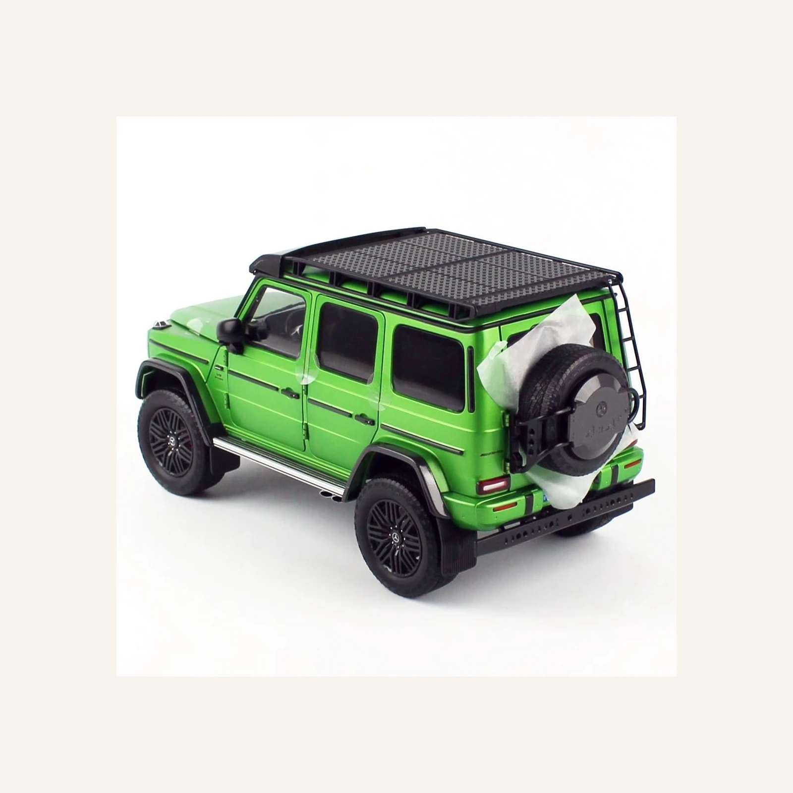 NZG 1075.1/31 1/18 Ölçek, Mercedes-AMG G 63 Arazi Aracı, Cehennem Yeşili Magno