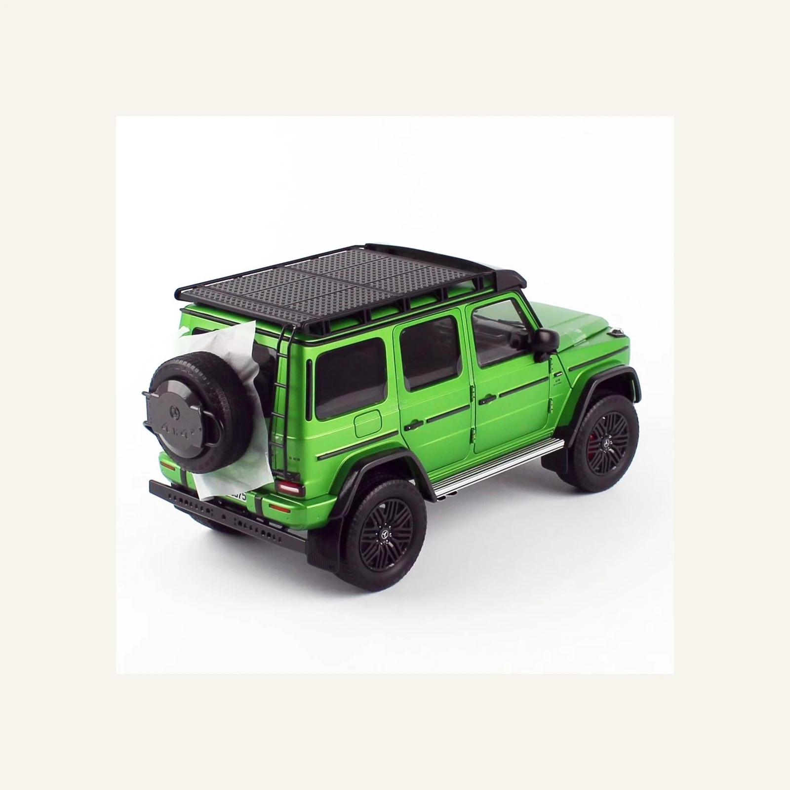 NZG 1075.1/31 1/18 Ölçek, Mercedes-AMG G 63 Arazi Aracı, Cehennem Yeşili Magno