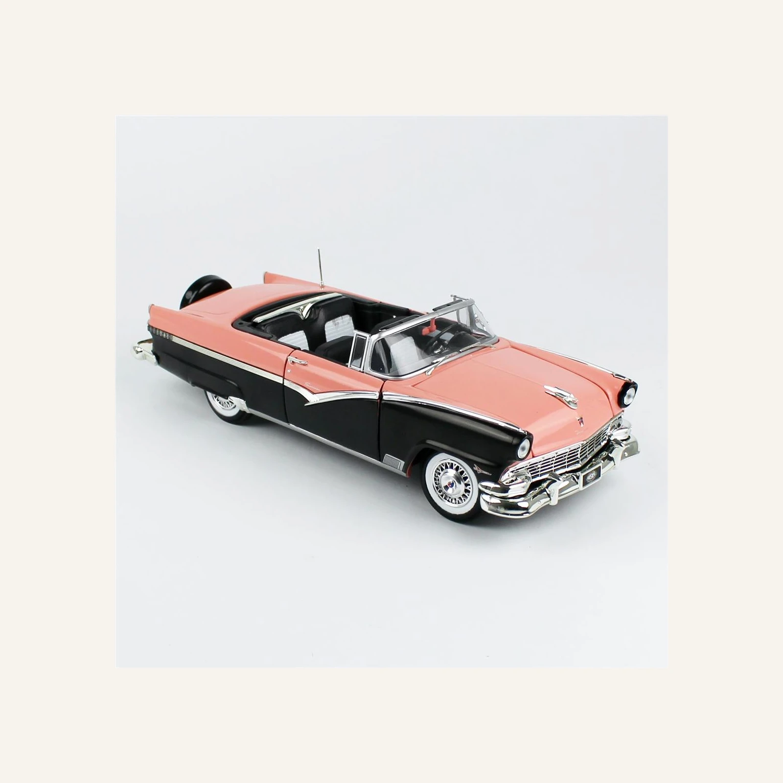 AutoWorld AMM1270 1/18 Ölçek, 1956 Ford Fairlane Sunliner, Pembe ve Siyah