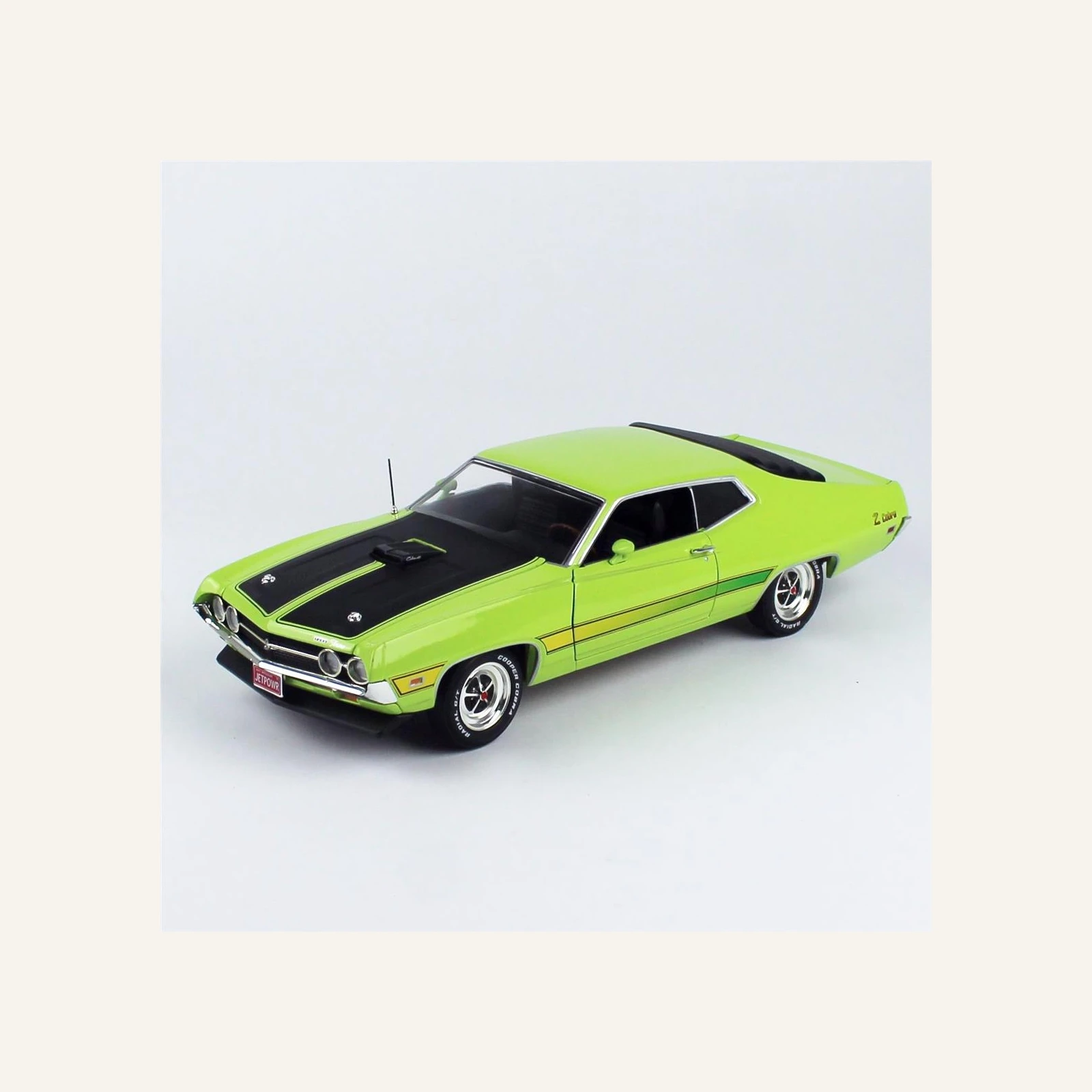 AutoWorld AMM1278 1/18 Ölçek, 1971 Ford Torino Cobra (Class of 1971), Limon Yeşili ve matt Siyah Kaput