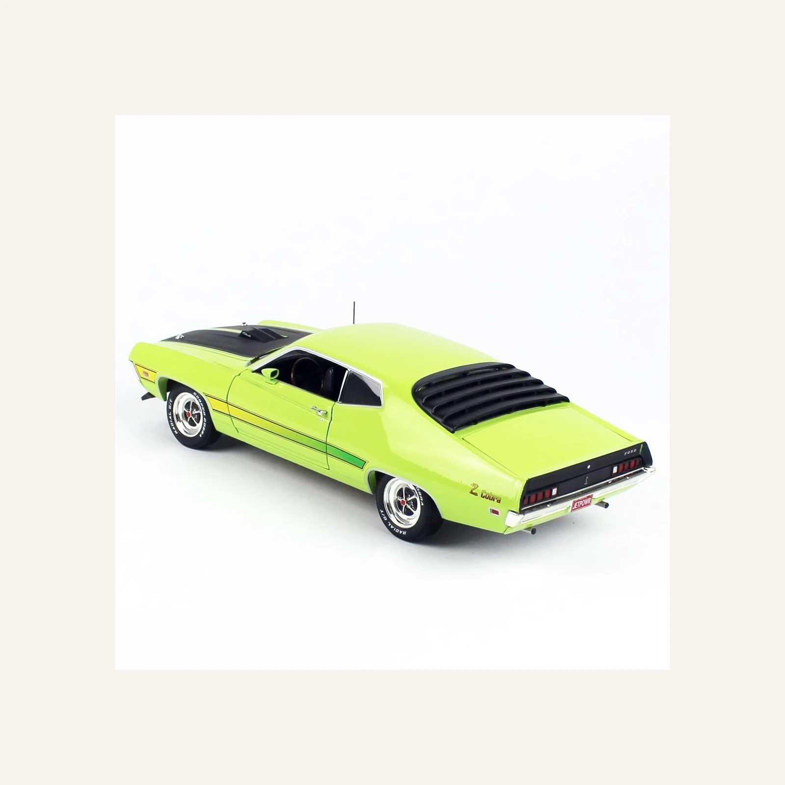 AutoWorld AMM1278 1/18 Ölçek, 1971 Ford Torino Cobra (Class of 1971), Limon Yeşili ve matt Siyah Kaput