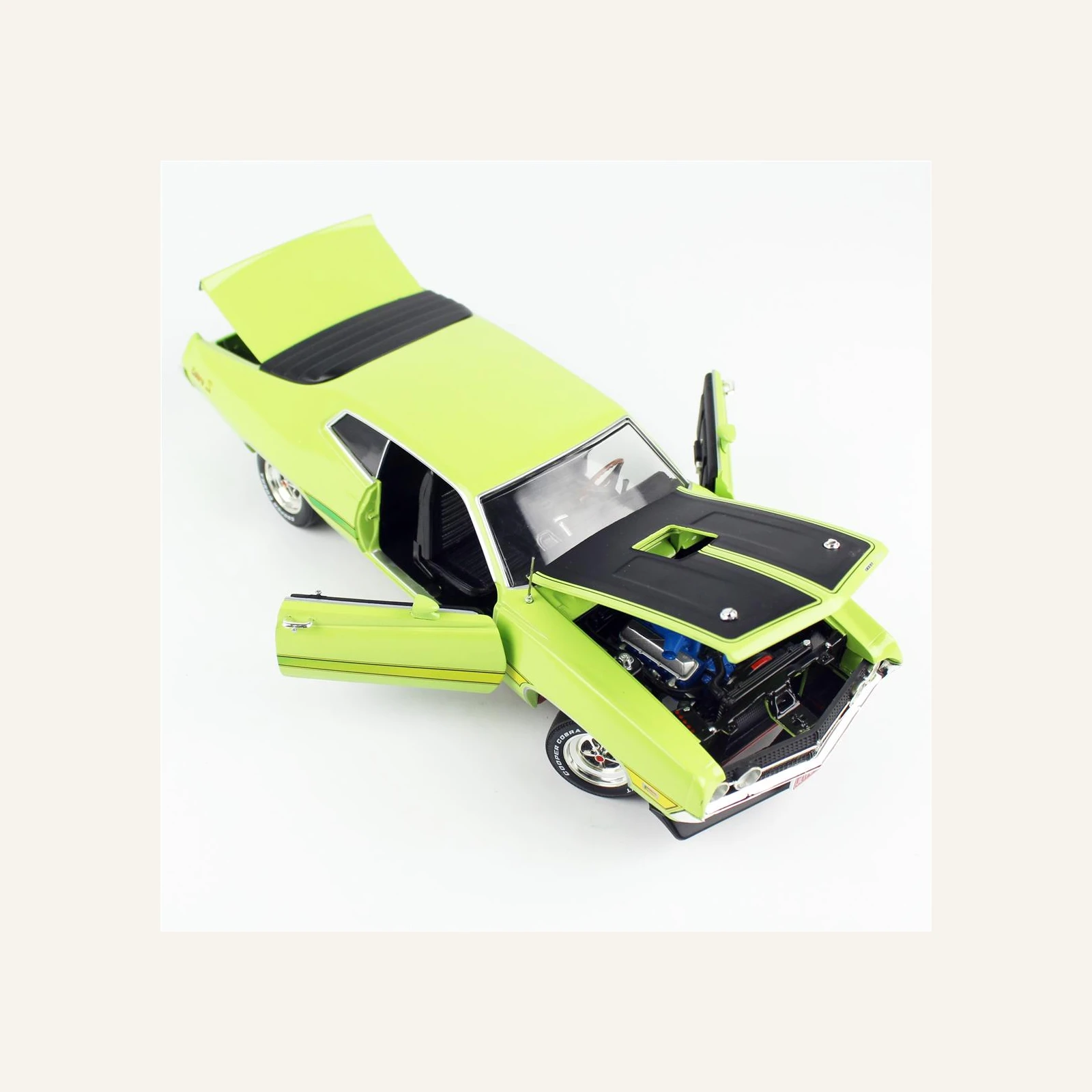 AutoWorld AMM1278 1/18 Ölçek, 1971 Ford Torino Cobra (Class of 1971), Limon Yeşili ve matt Siyah Kaput