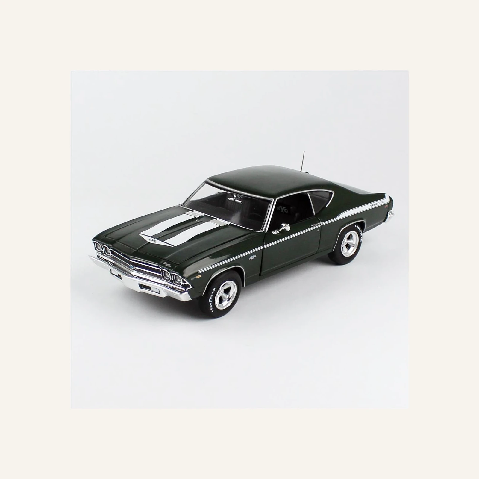 AutoWorld AMM1283 1/18 Ölçek, 1969 Yenko Performance Chevy Chevelle Hardtop, Koyu yeşil