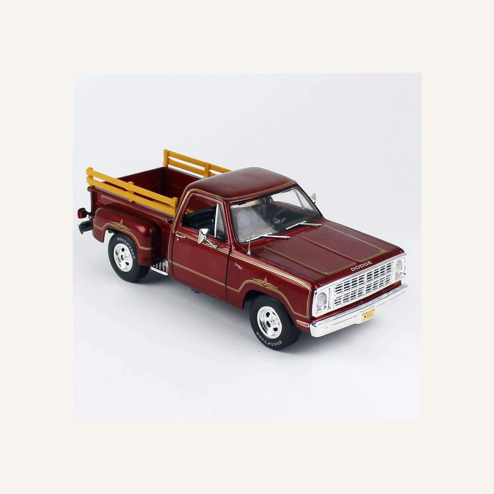 AutoWorld AW298 1/18 Ölçek, 1979 Dodge D100 Stepside Warlock II Kamyonet, Maron