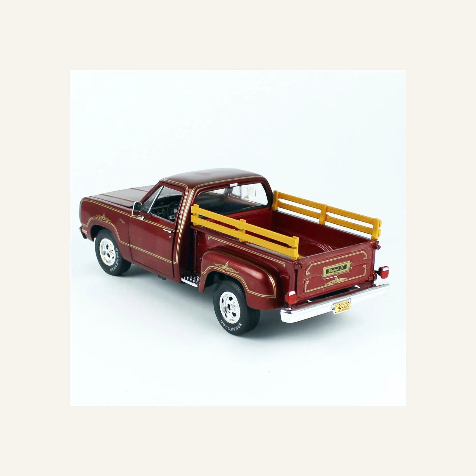 AutoWorld AW298 1/18 Ölçek, 1979 Dodge D100 Stepside Warlock II Kamyonet, Maron