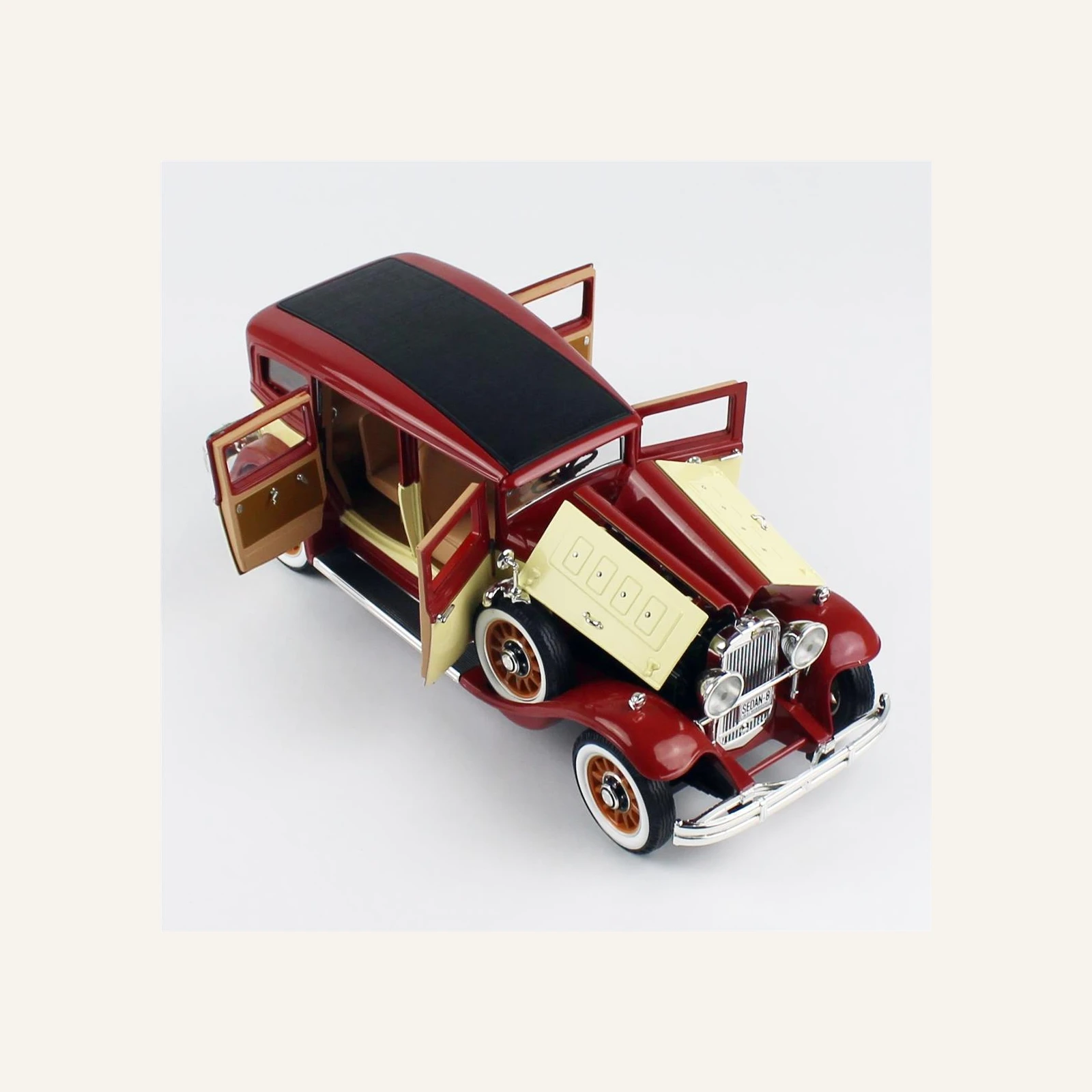 AutoWorld AW304 1/18 Ölçek, 1931 Peerless Master 8 Sedan, Kahve Krem