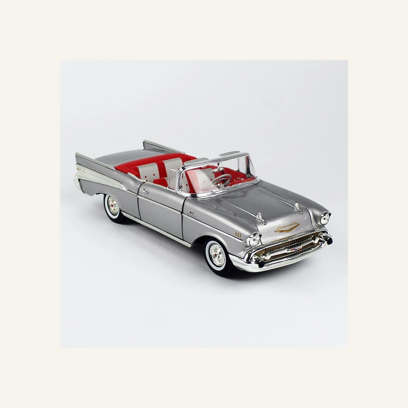 AutoWorld AW307 1/18 Ölçek, 1957 Chevrolet Bel Air Convertible, Metalik  Gümüş