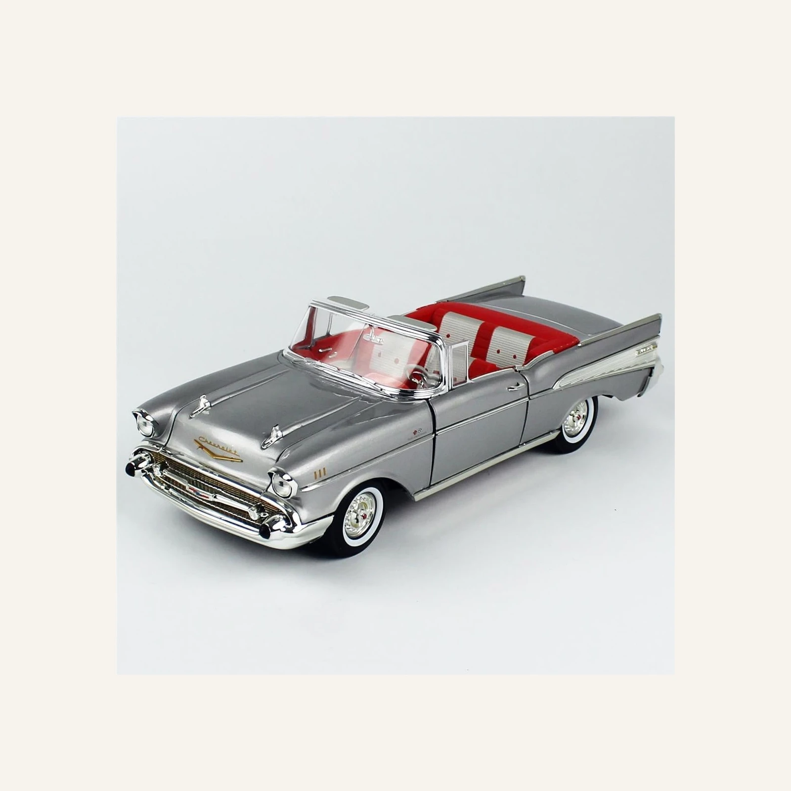 AutoWorld AW307 1/18 Ölçek, 1957 Chevrolet Bel Air Convertible, Metalik  Gümüş