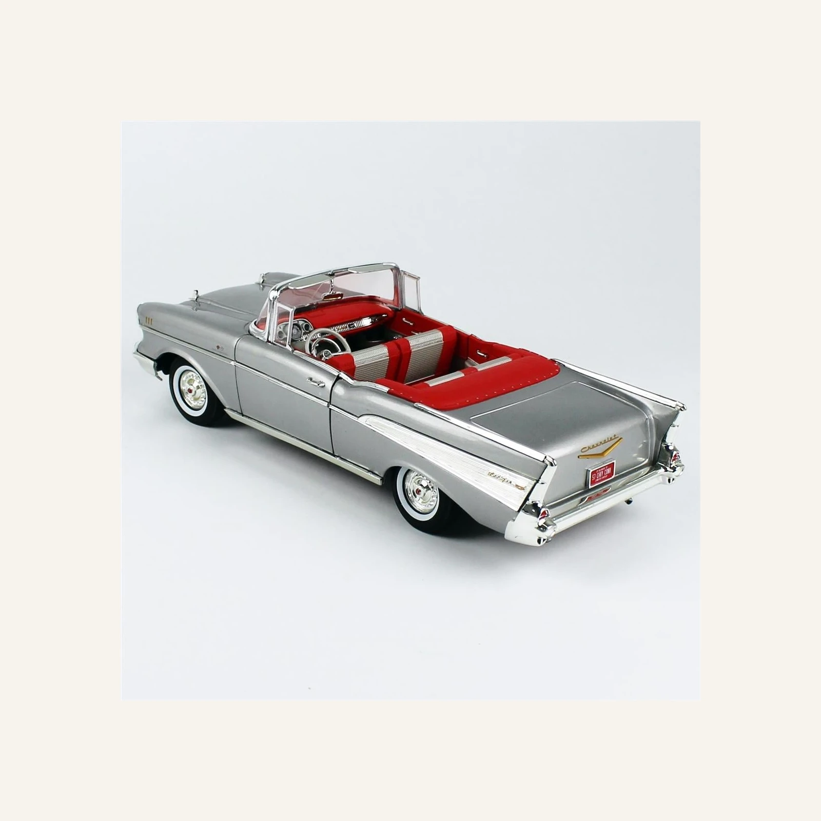 AutoWorld AW307 1/18 Ölçek, 1957 Chevrolet Bel Air Convertible, Metalik  Gümüş