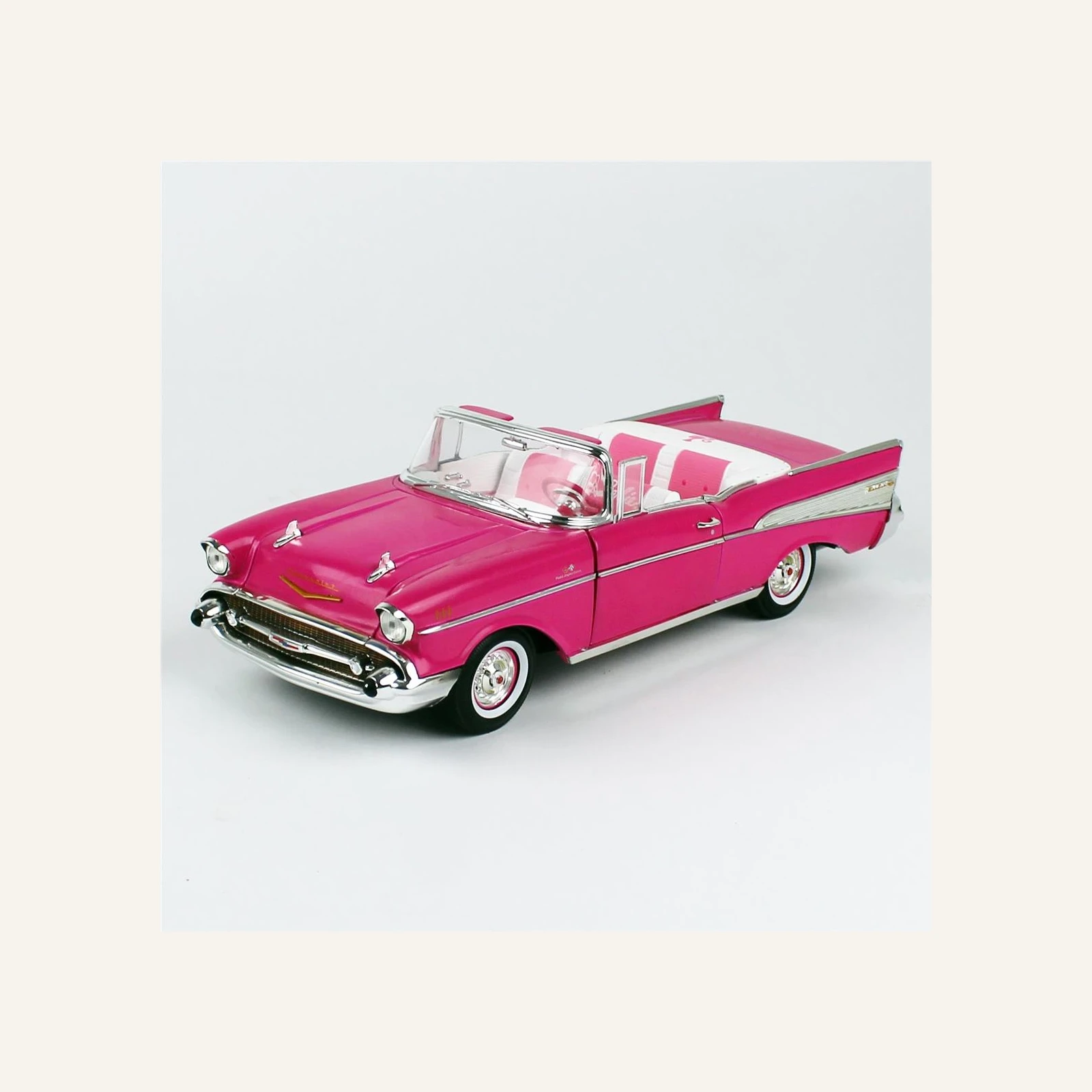 AutoWorld AWSS128 1/18 Ölçek, 1957 Chevrolet Bel Air Convertible (Pink Barbie)
