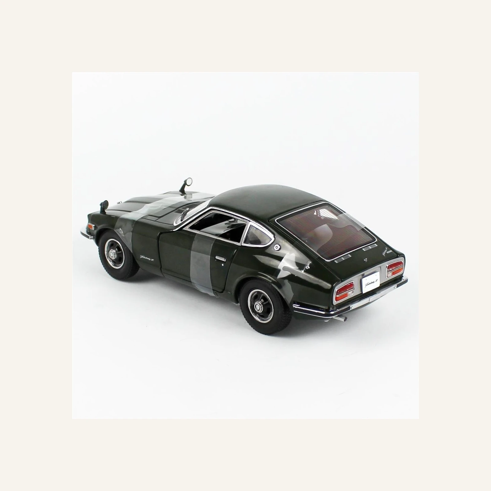 Sunstar 3514 1/18 Ölçek, 1970 Fairlady Z (S30), Koyu Yeşil