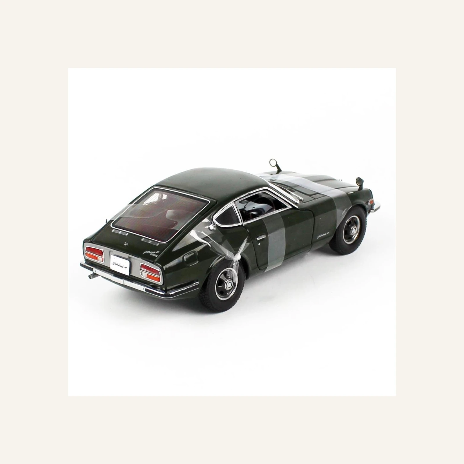 Sunstar 3514 1/18 Ölçek, 1970 Fairlady Z (S30), Koyu Yeşil