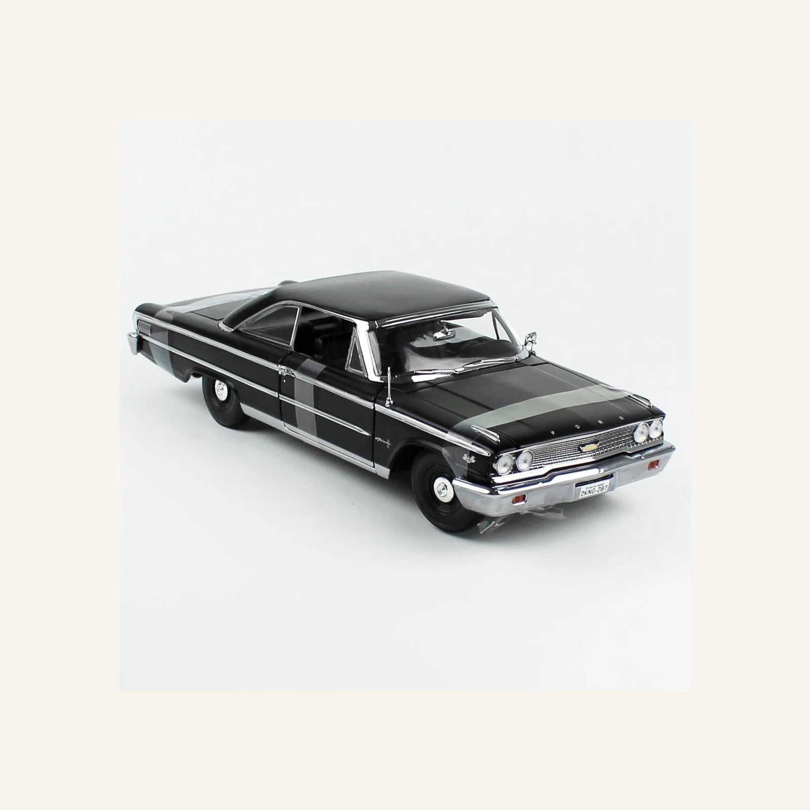 Sunstar 1475 1/18 Ölçek, 1963 Ford Galaxie 500/XL Hardtop, Yarı Mat Siyah