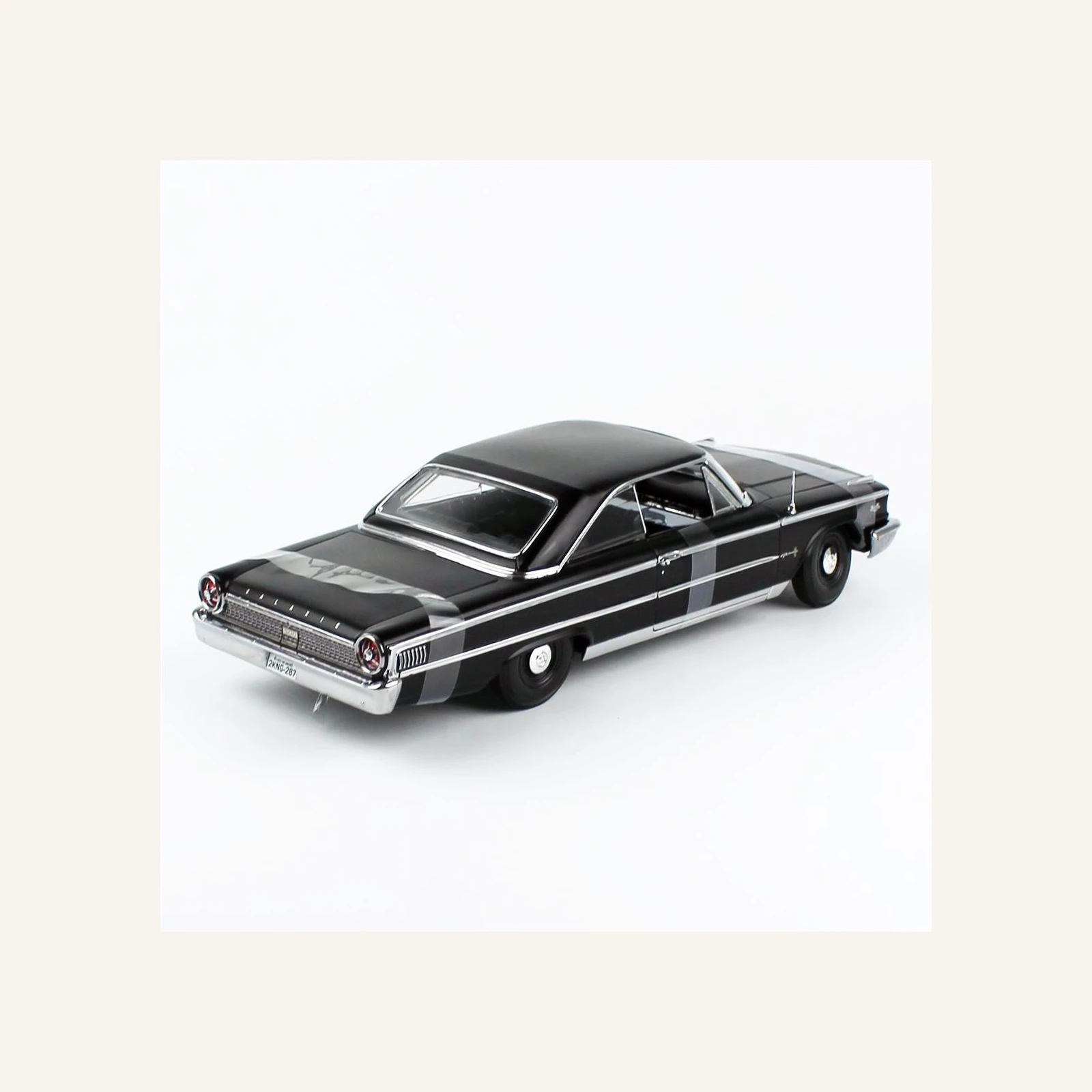 Sunstar 1475 1/18 Ölçek, 1963 Ford Galaxie 500/XL Hardtop, Yarı Mat Siyah