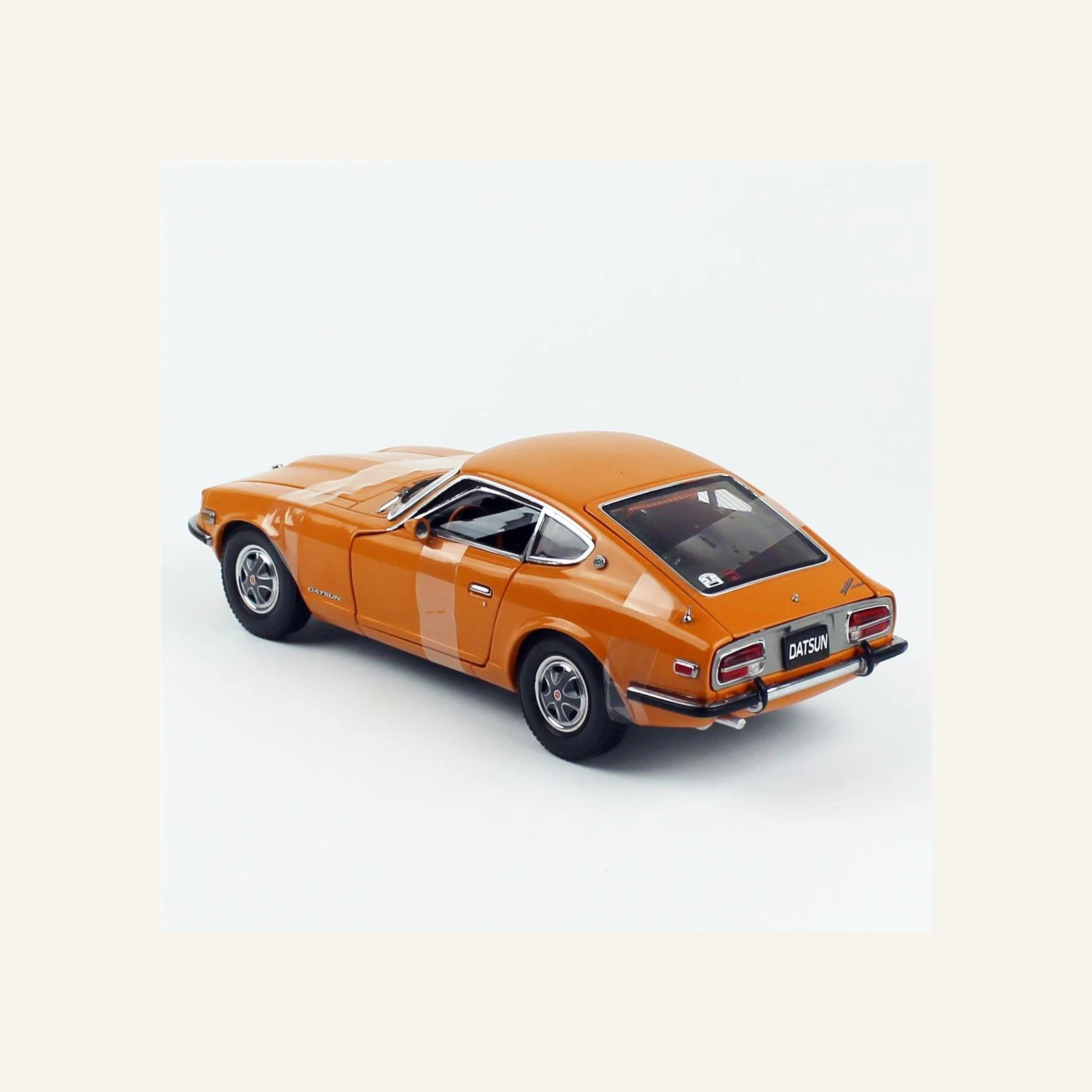 Sunstar 3511 1/18 Ölçek, 1972 Datsun 240Z, Turuncu