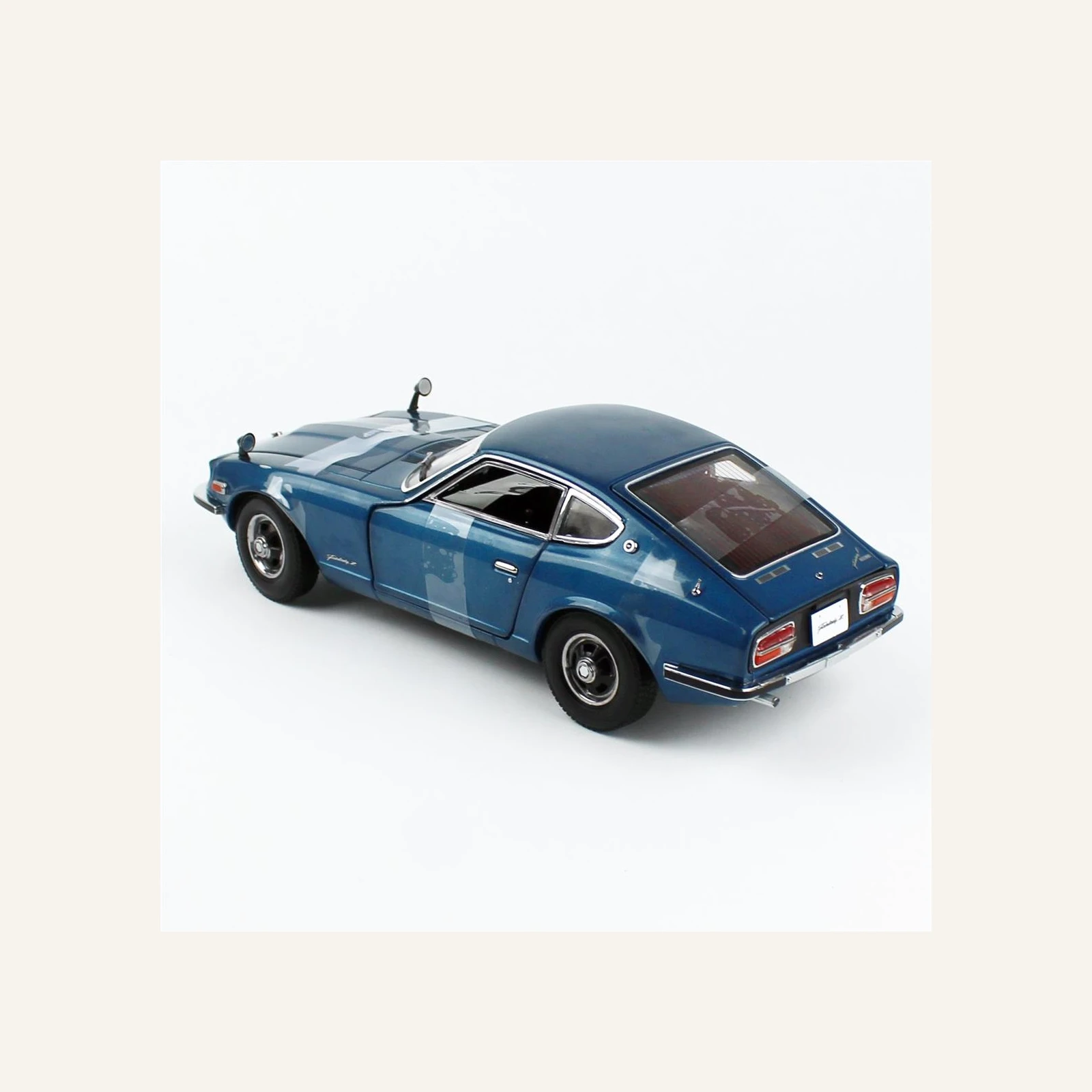 Sunstar 3513 1/18 Ölçek, 1970 Fairlady Z (S30), Mavi