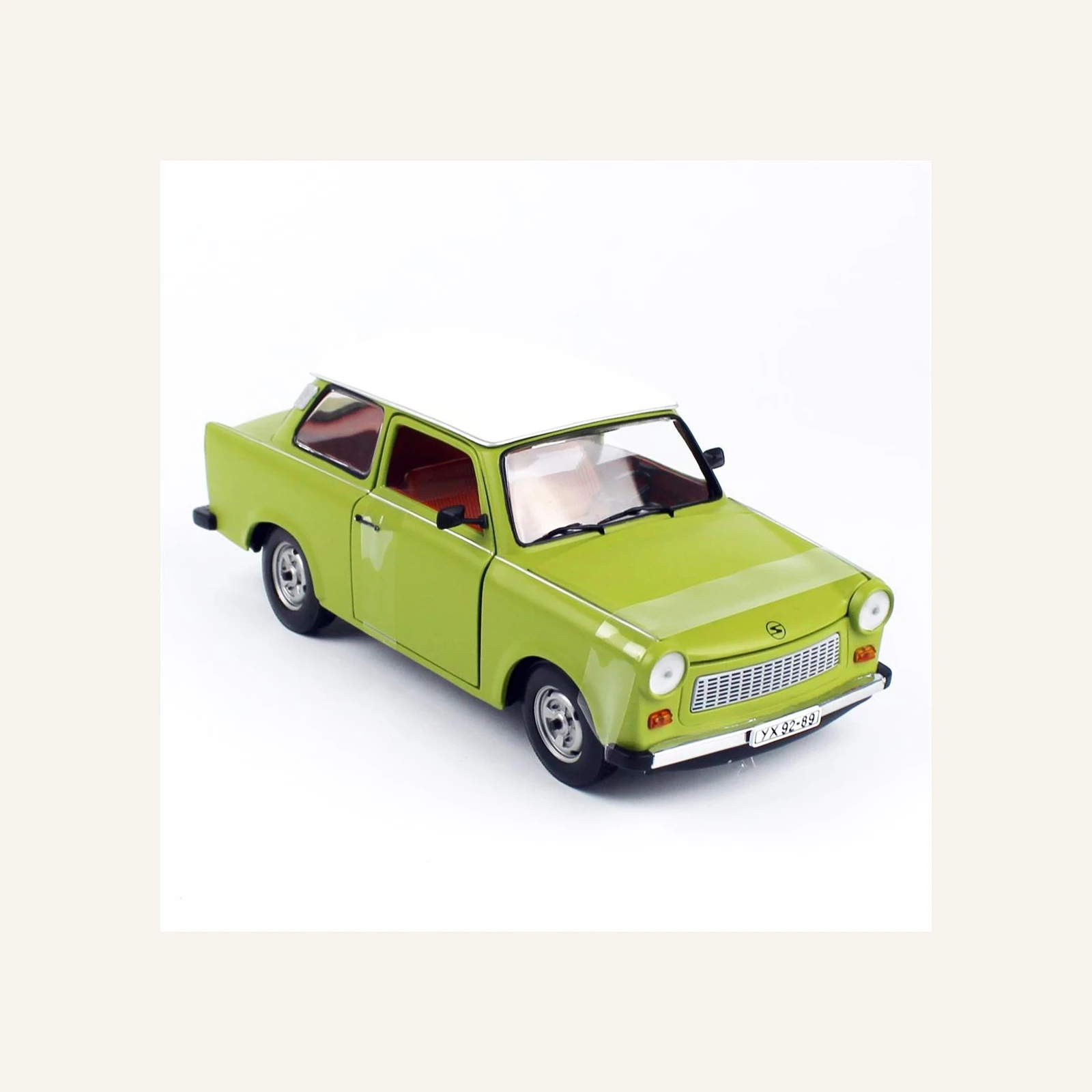 Sunstar 4289 1/18 Ölçek, Trabant 601, Filizi Yeşil