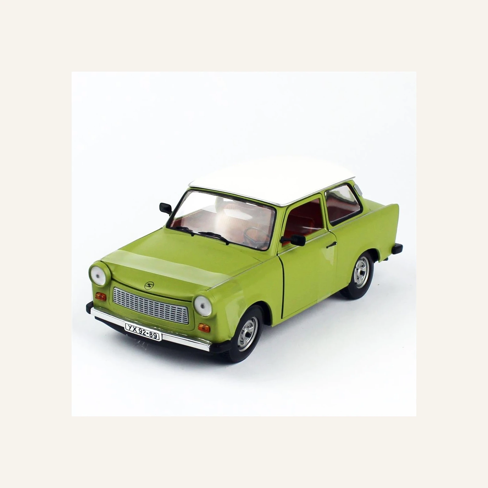Sunstar 4289 1/18 Ölçek, Trabant 601, Filizi Yeşil