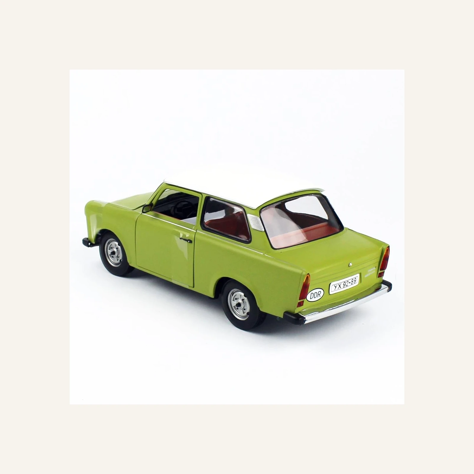 Sunstar 4289 1/18 Ölçek, Trabant 601, Filizi Yeşil