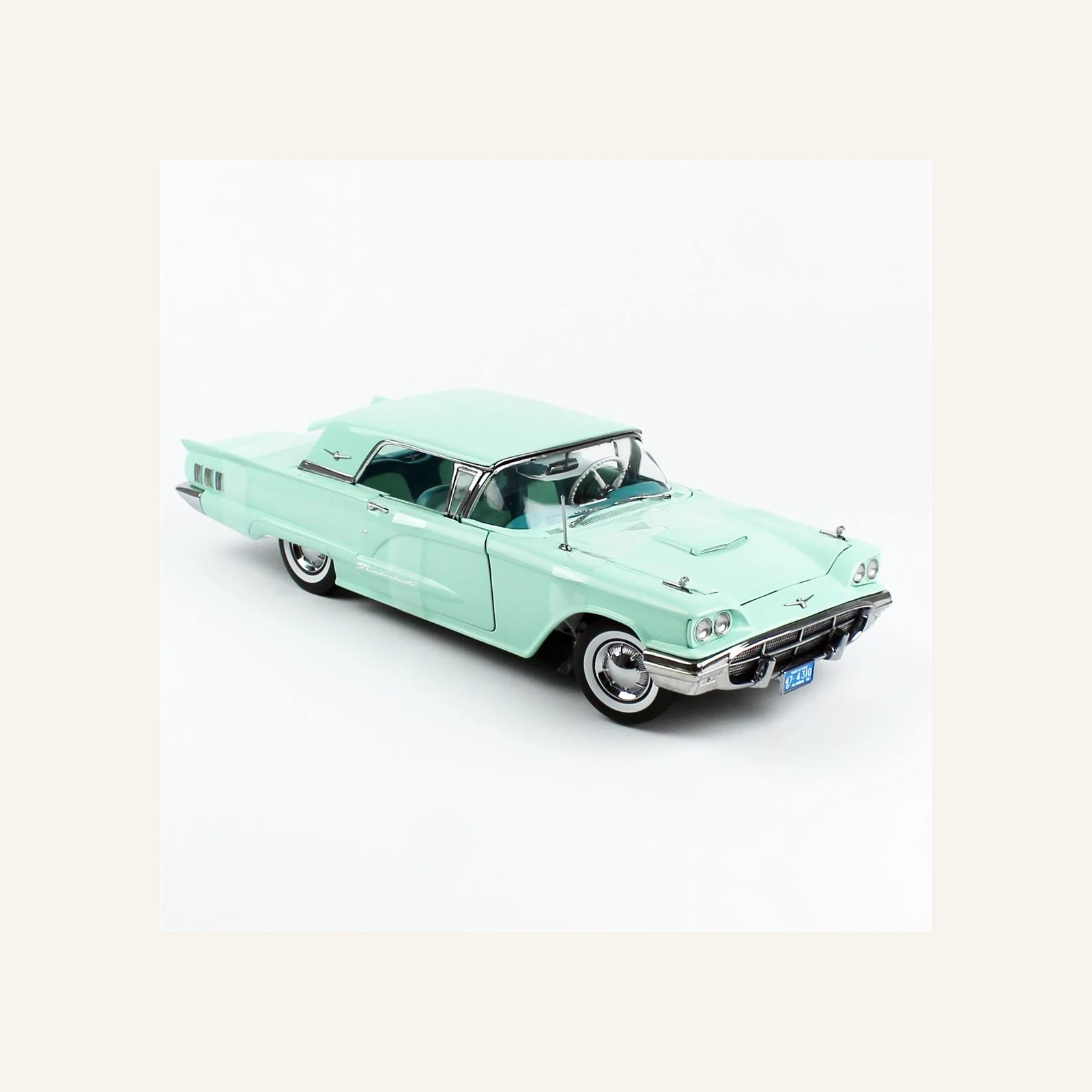 Sunstar 4310 1/18 Ölçek, 1960 Ford Thunderbird, Hard Top