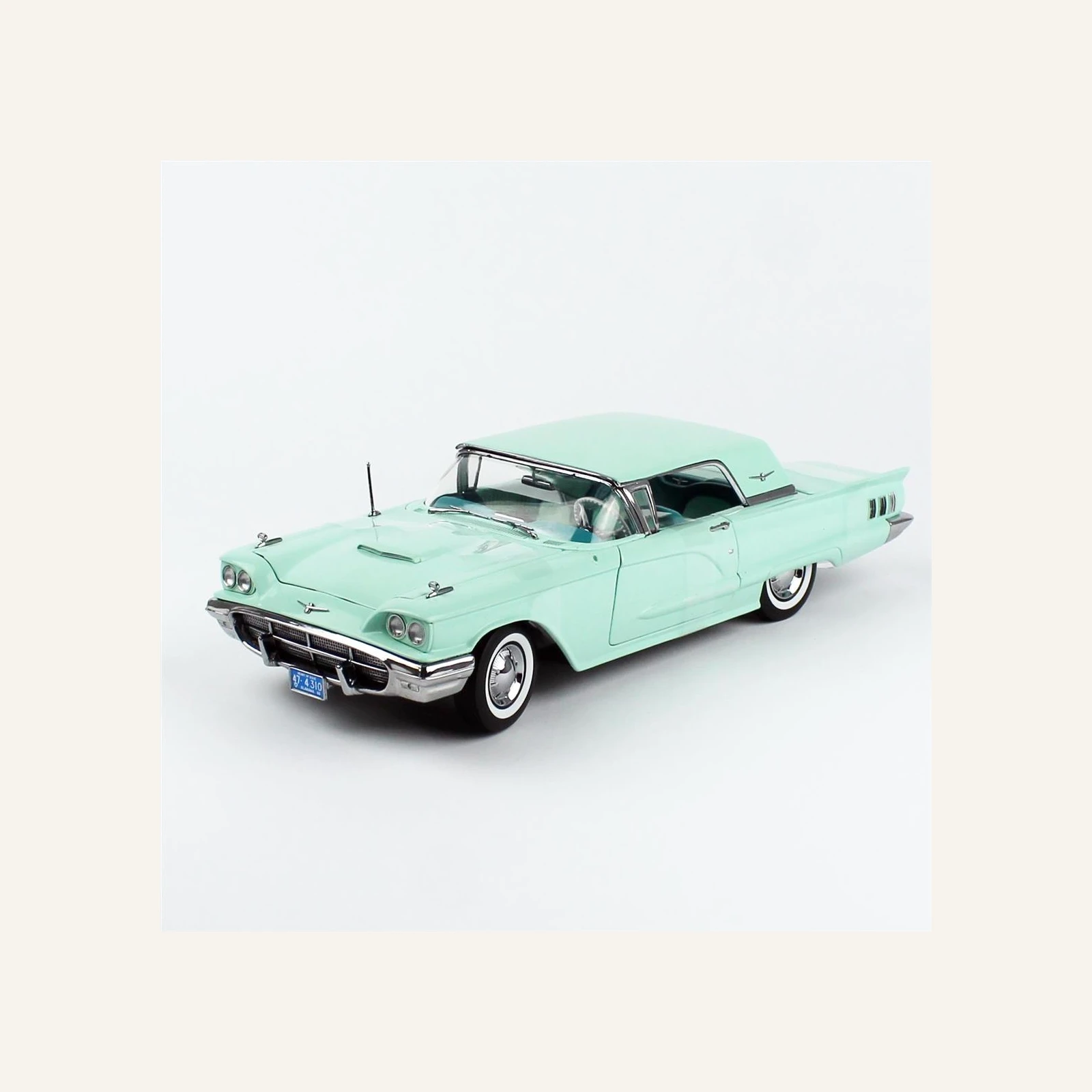 Sunstar 4310 1/18 Ölçek, 1960 Ford Thunderbird, Hard Top