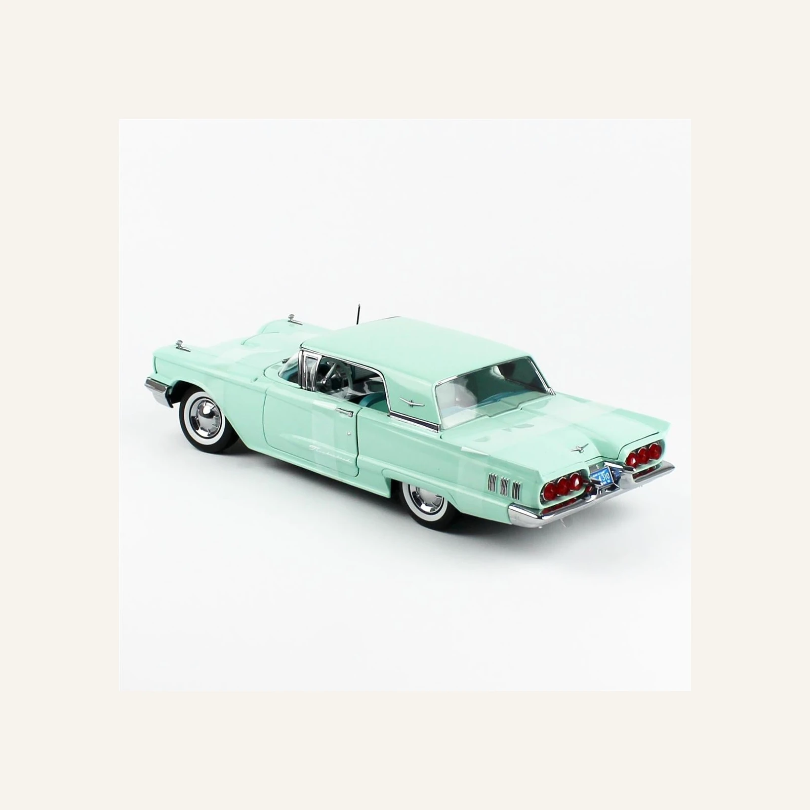 Sunstar 4310 1/18 Ölçek, 1960 Ford Thunderbird, Hard Top