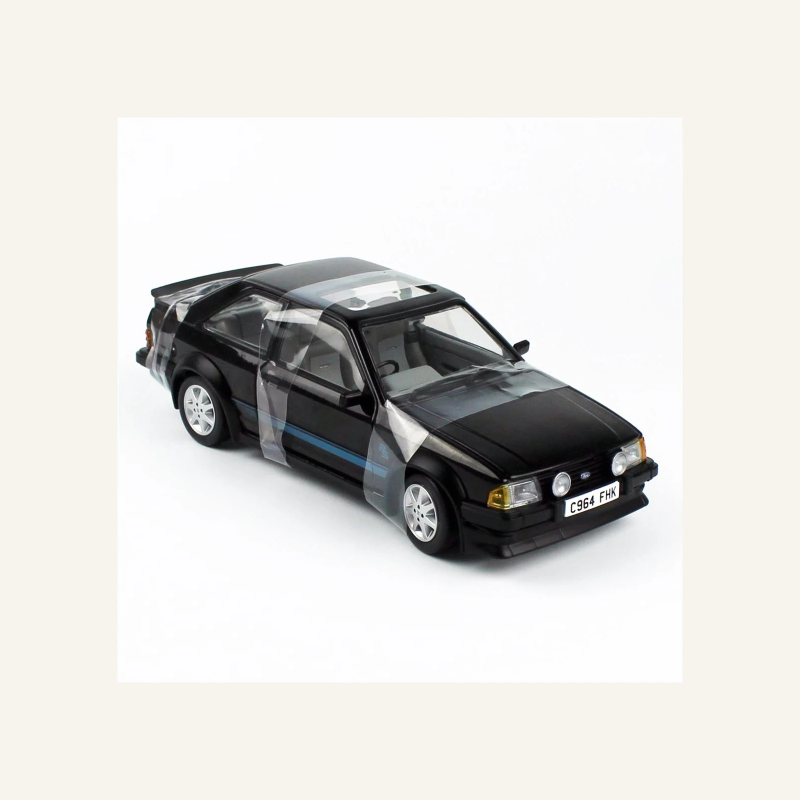 Sunstar 4964 1/18 Ölçek, 1984 Ford Escort RS Turbo, Siyah