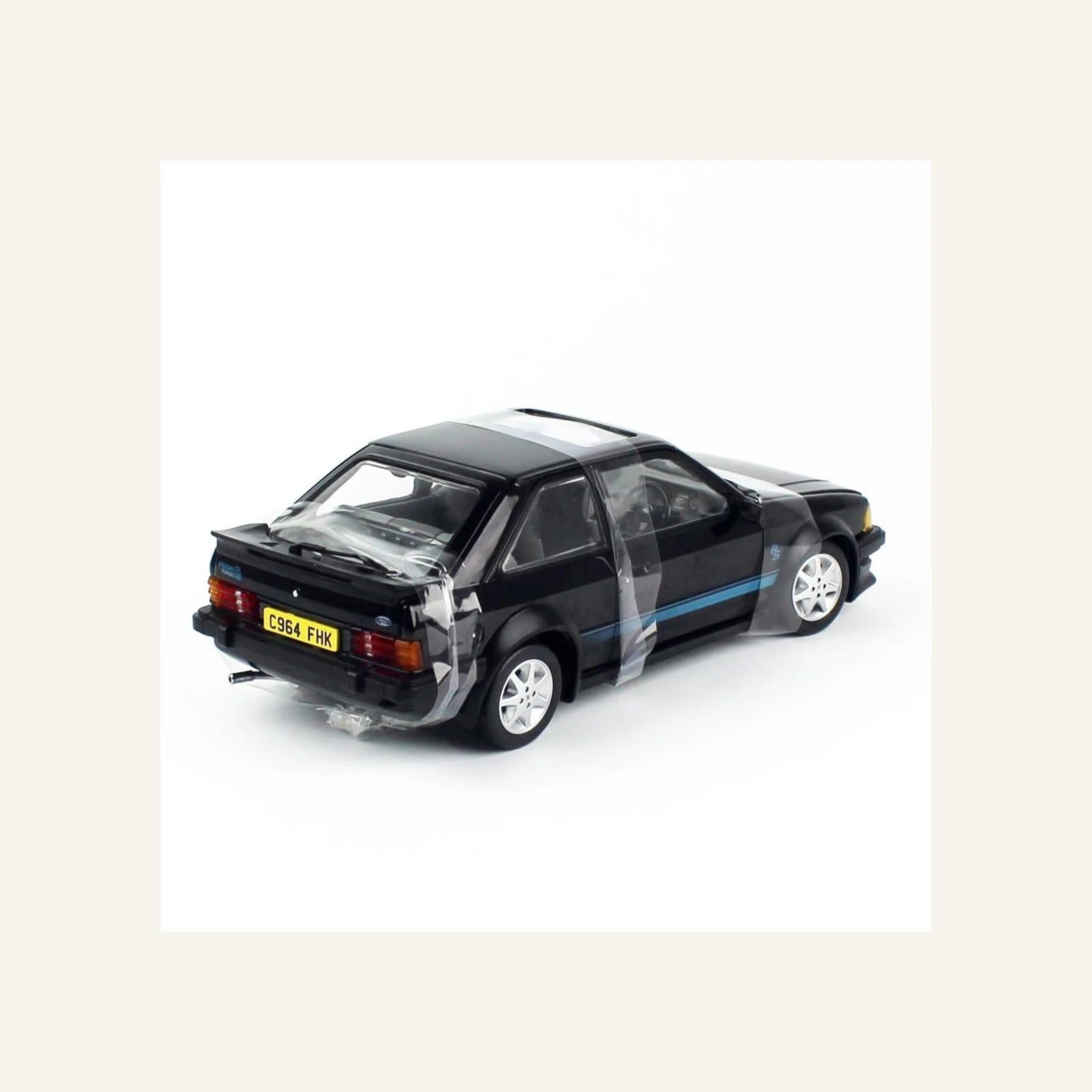 Sunstar 4964 1/18 Ölçek, 1984 Ford Escort RS Turbo, Siyah