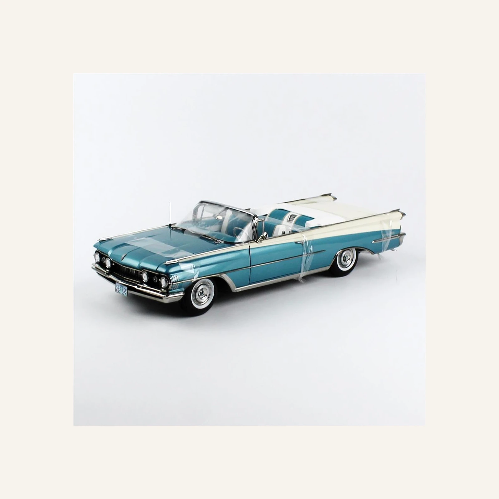 Sunstar 5237 1/18 Ölçek, 1959 Oldsmobile-98, Open Convertible, Metalik Su Mavisi
