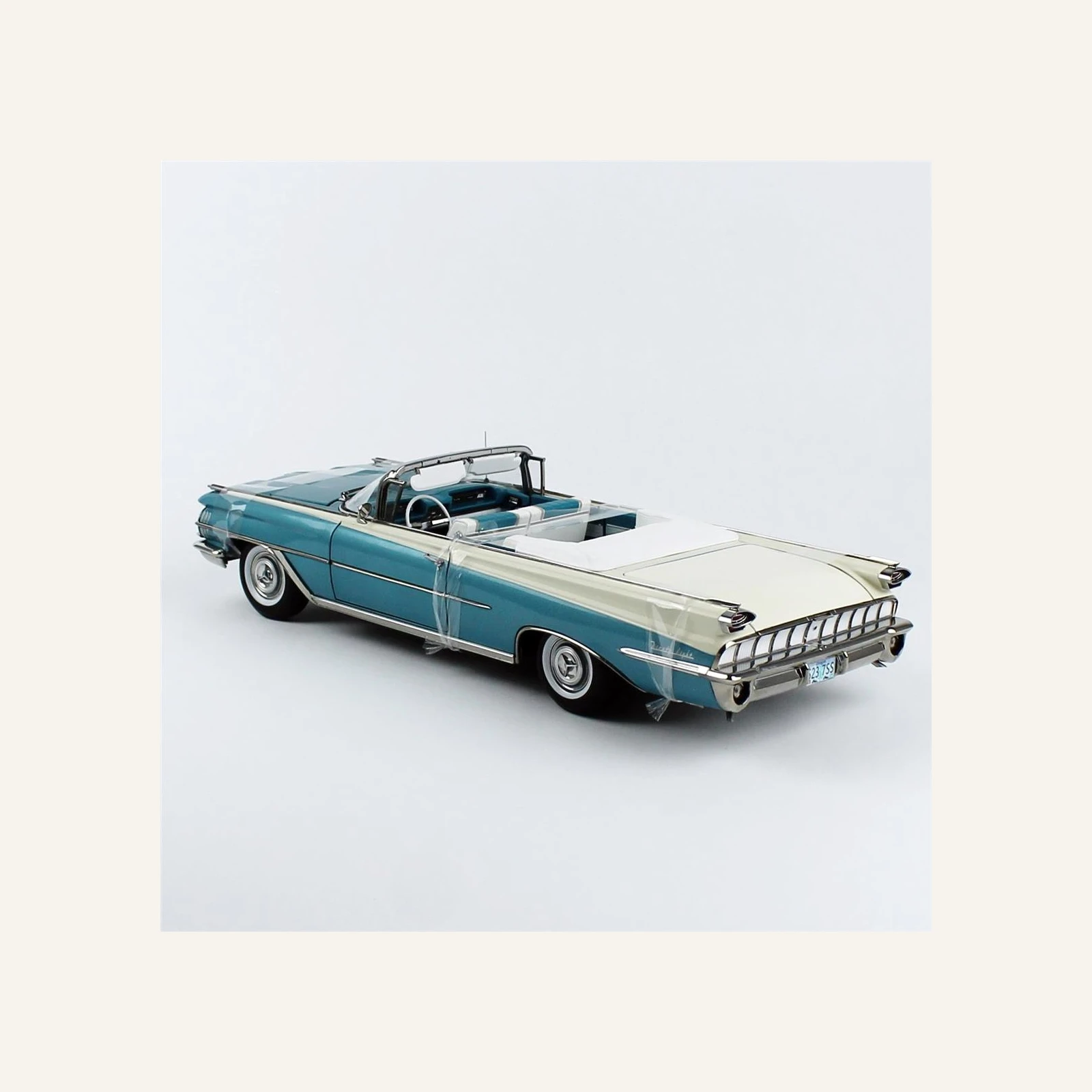 Sunstar 5237 1/18 Ölçek, 1959 Oldsmobile-98, Open Convertible, Metalik Su Mavisi