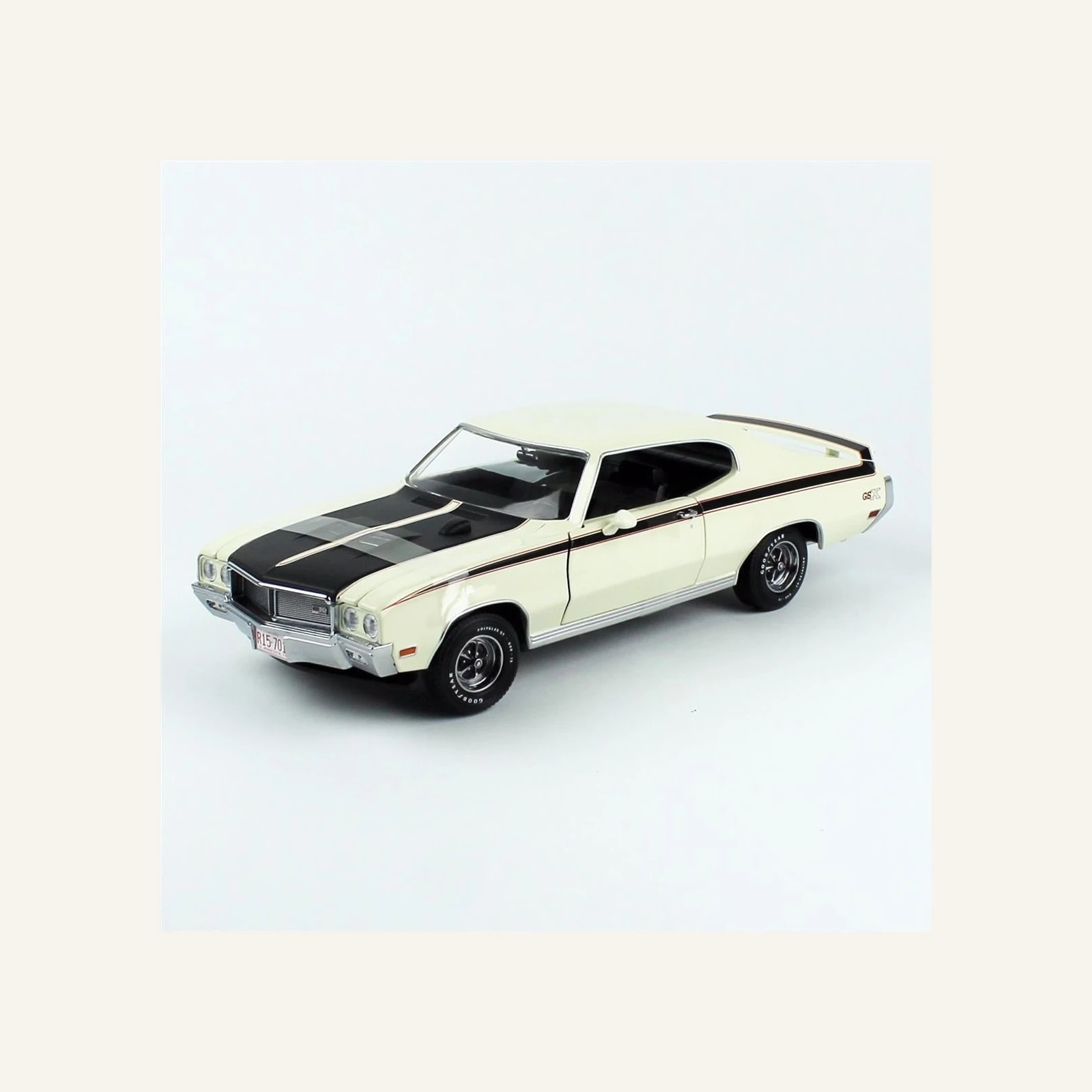 Sunstar 5701 1/18 Ölçek, 1970 Buick GSX, Beyaz