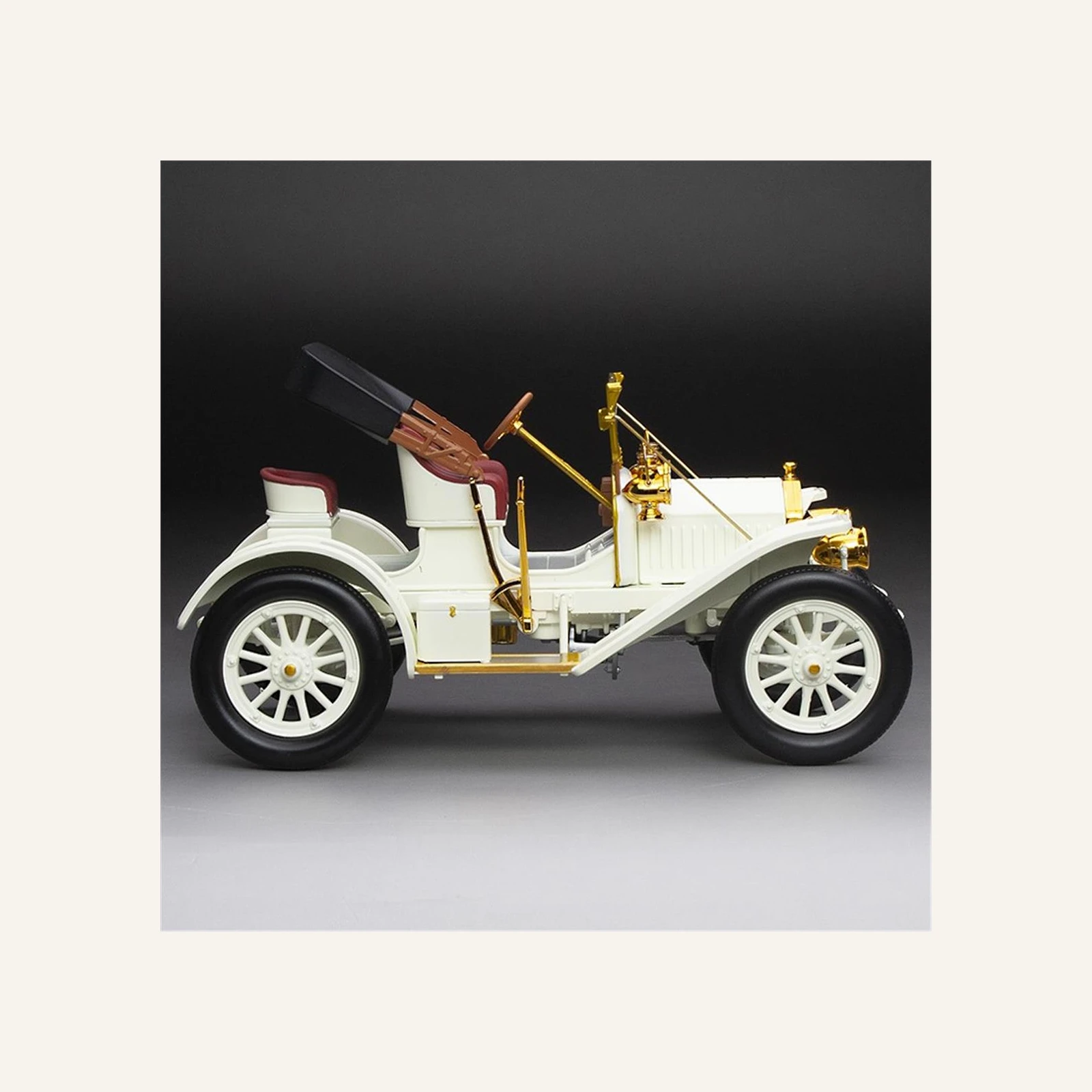 Sunstar 5726 1/18 Ölçek, 1908 Buick Model 10, Beyaz